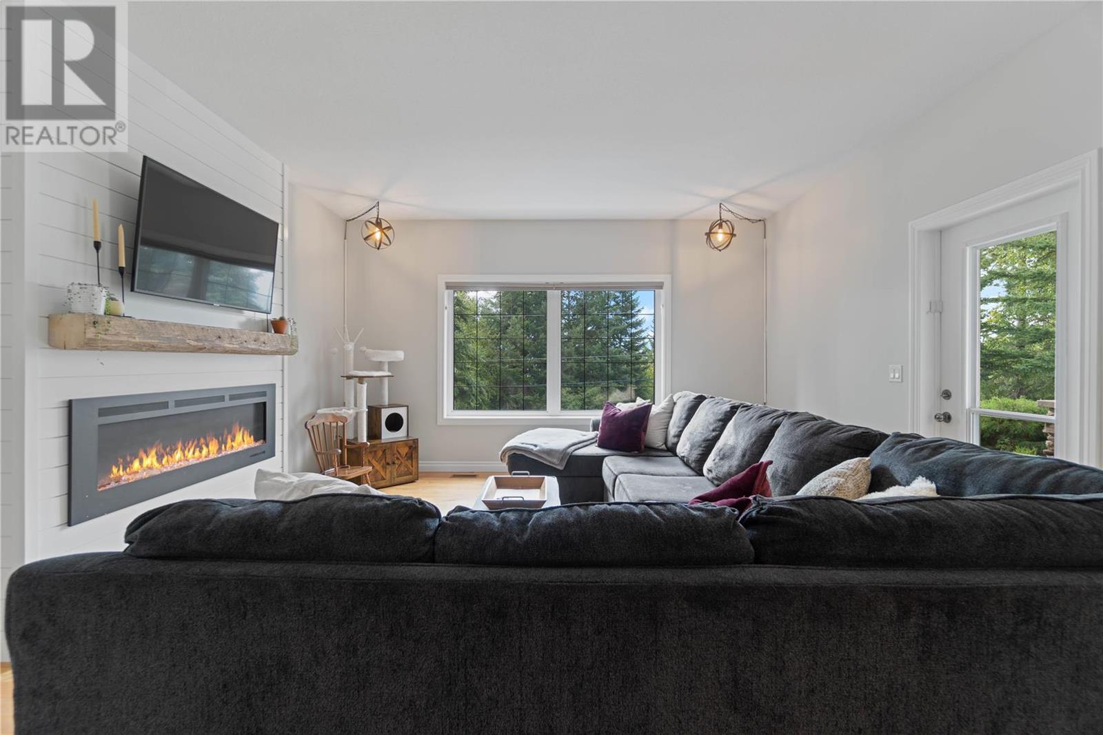 6500 15 Avenue SW Unit# 9, #9