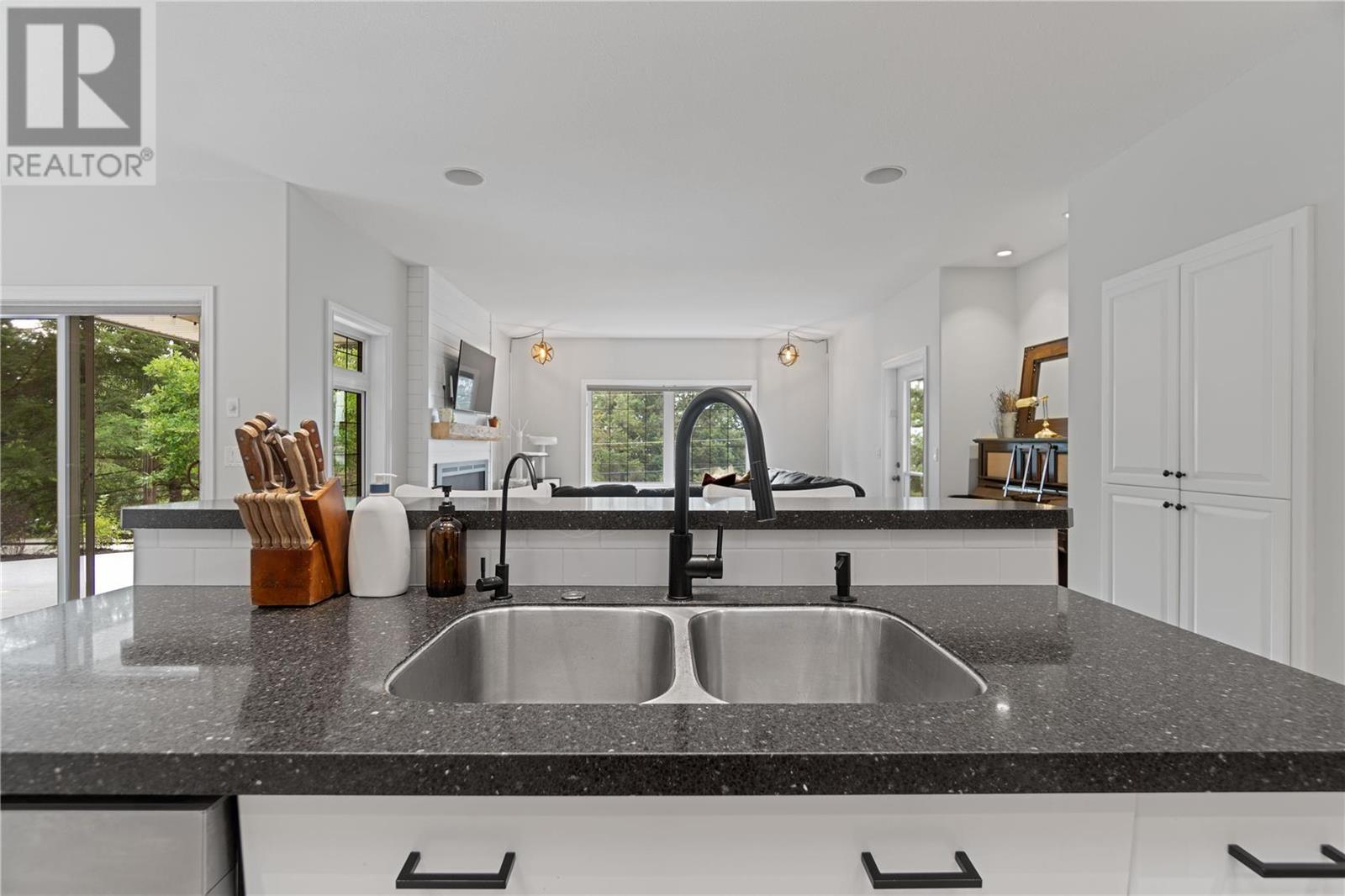 6500 15 Avenue SW Unit# 9, #9