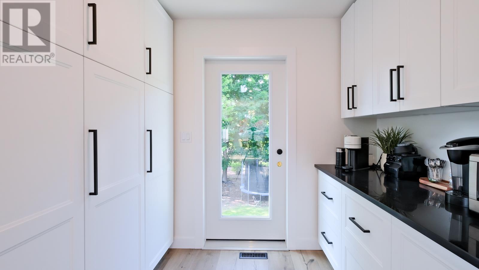 1141 Lynden Road,