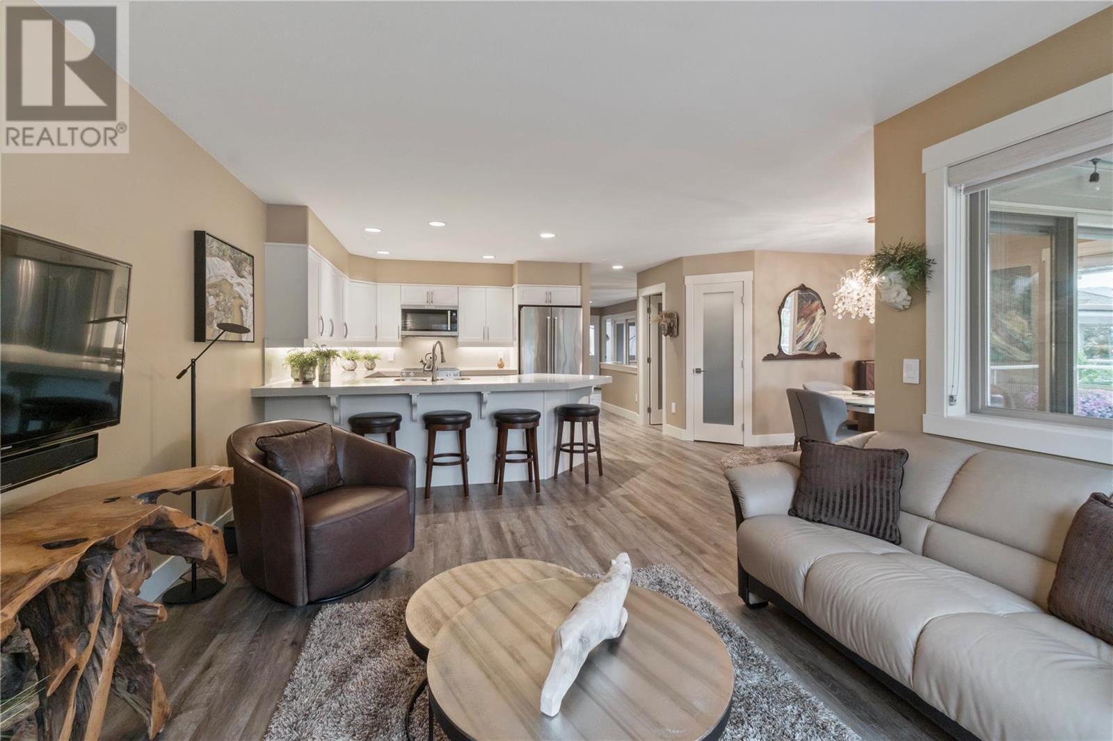 Listing 10284313 - Large Photo # 10
