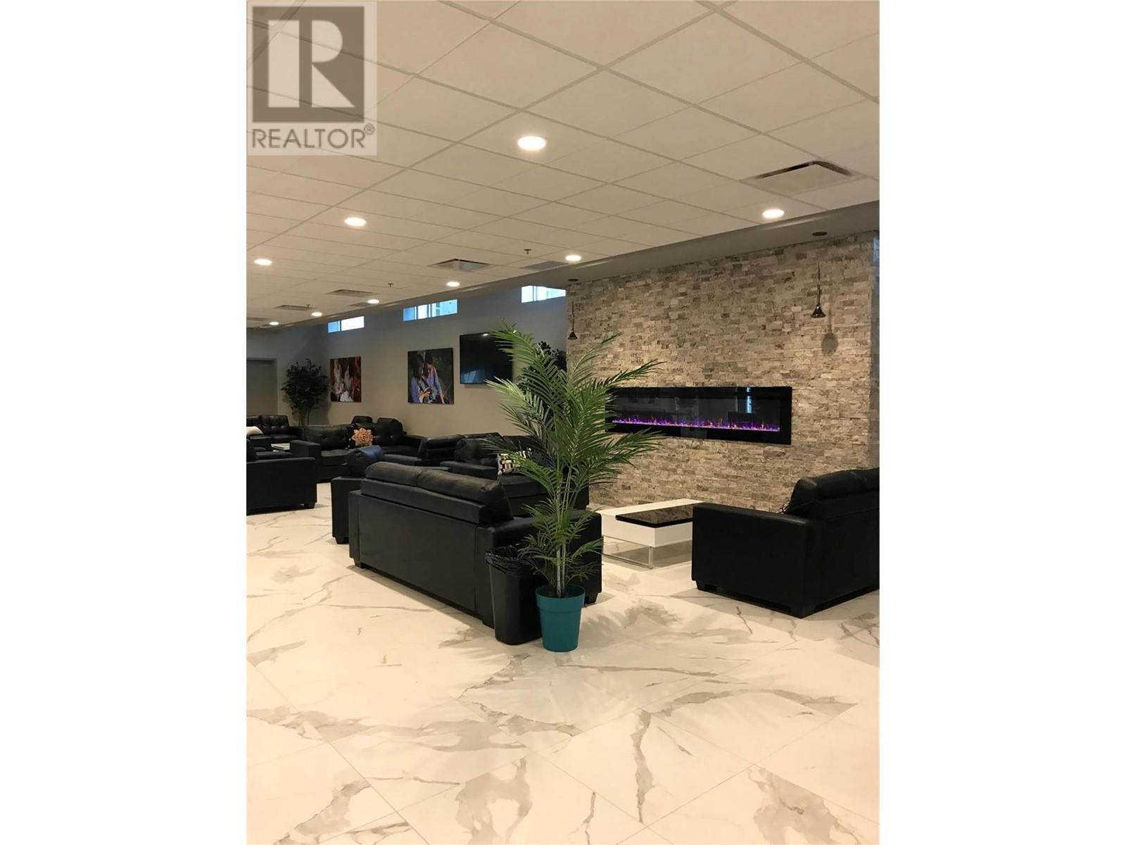 #428 925 Leon Avenue,, #428