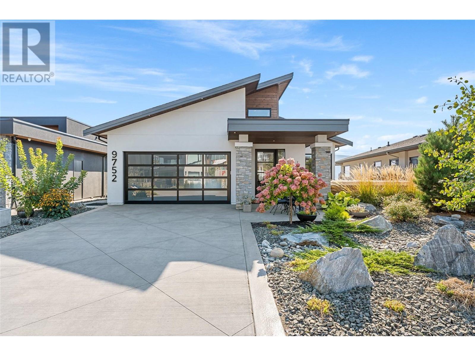 9752 Centrestone Crescent
