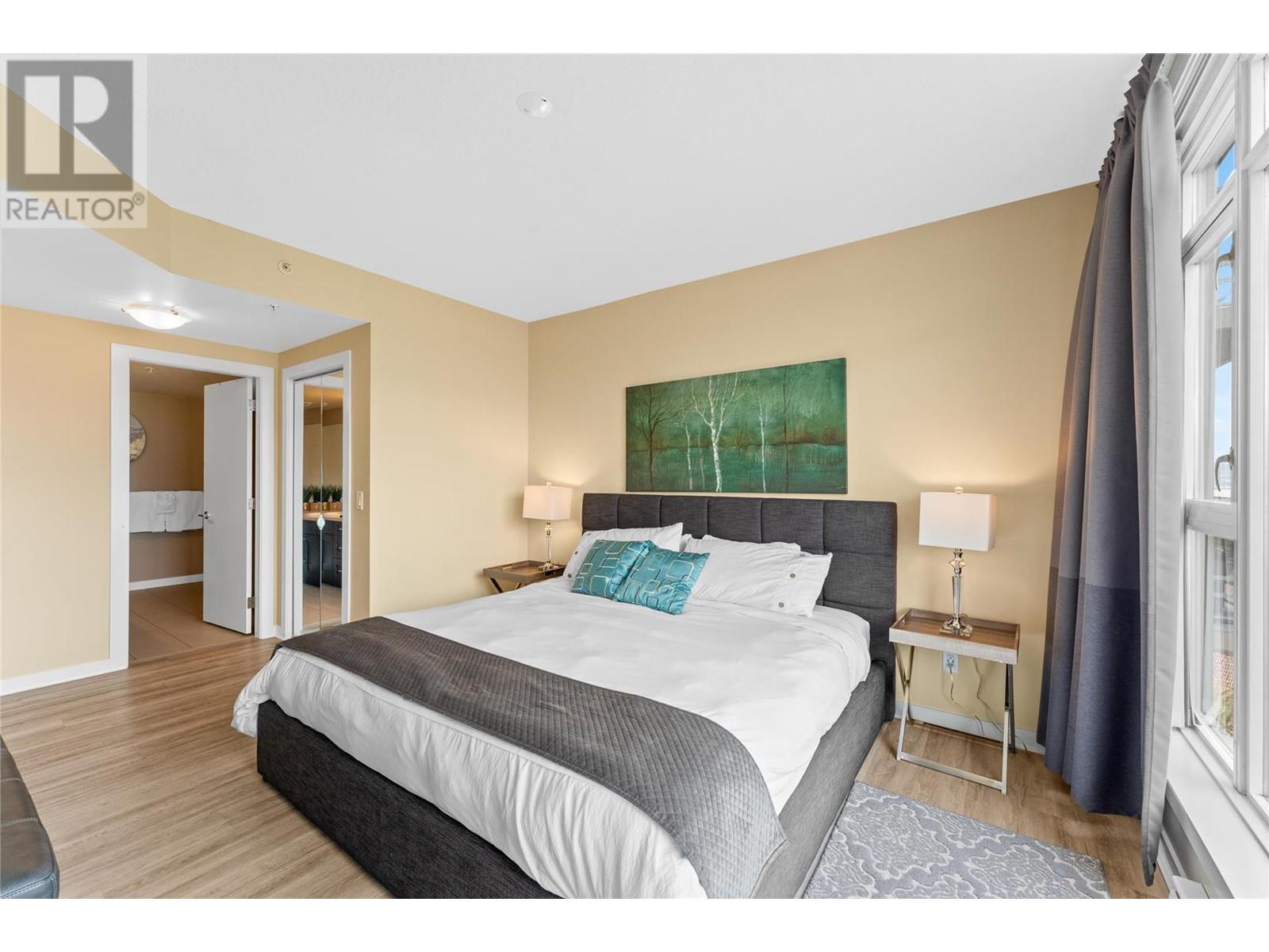 1075 Sunset Drive Unit# 901, #901