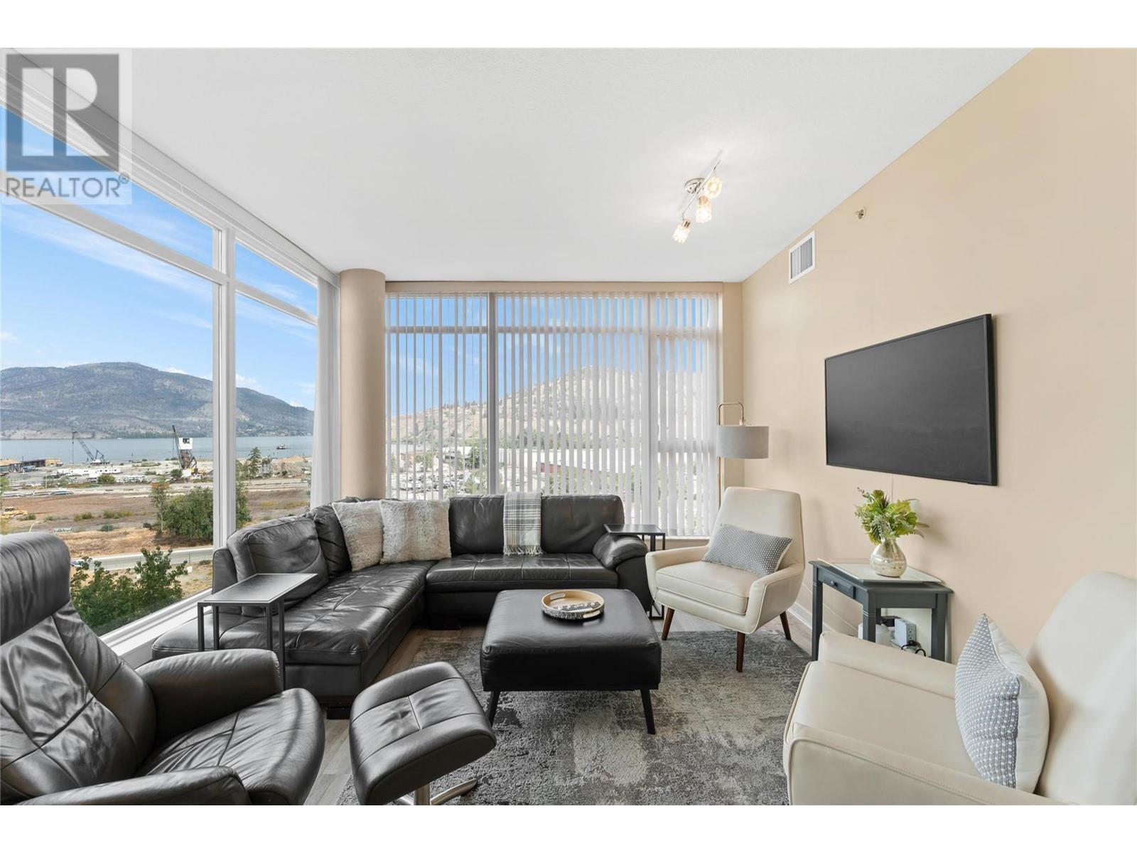 1075 Sunset Drive Unit# 901, #901
