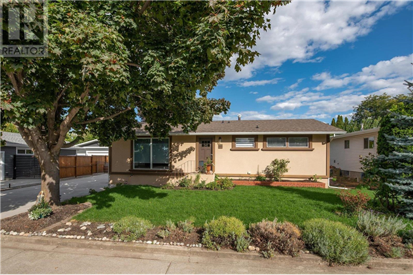 1413 Lombardy Square,, Kelowna