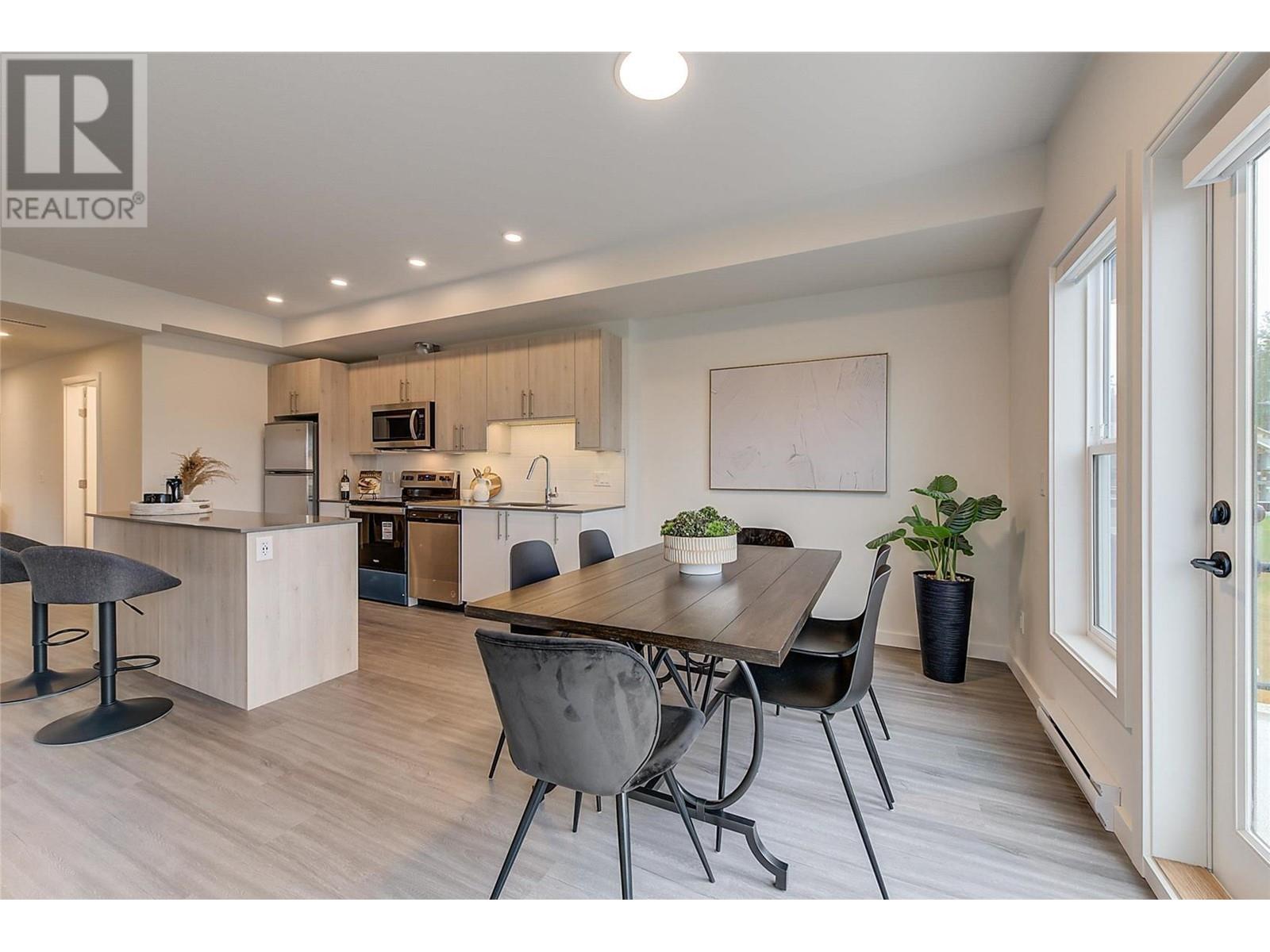 #62 685 Boynton Place,, #62