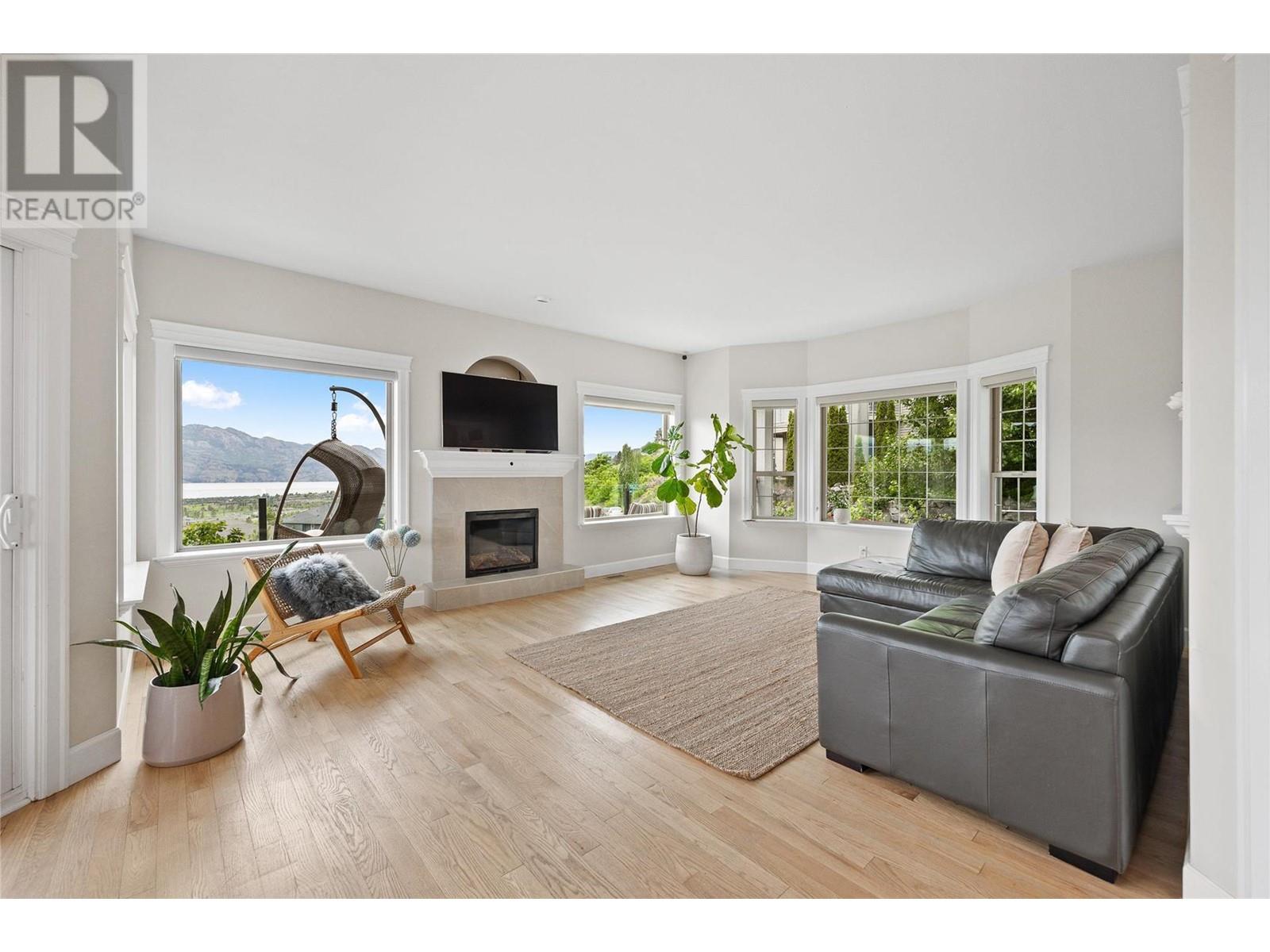 Listing 10284432 - Large Photo # 10