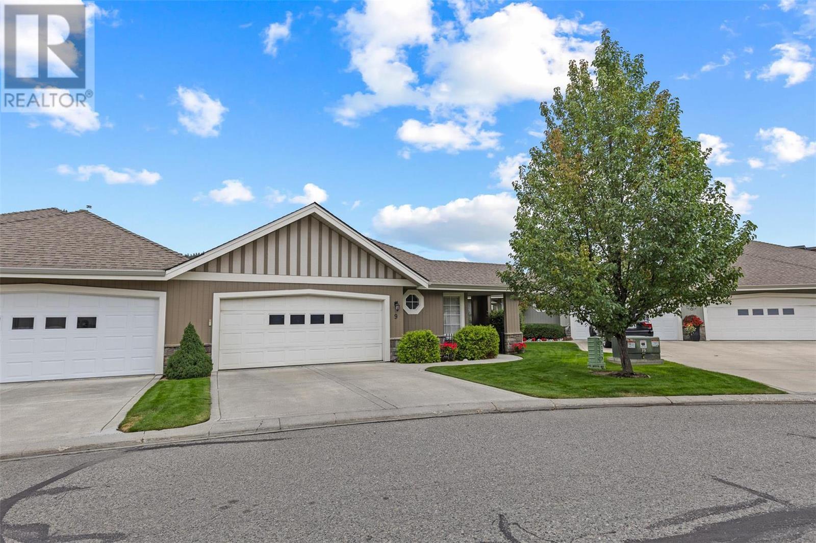 #9 680 Valley Road,, #9