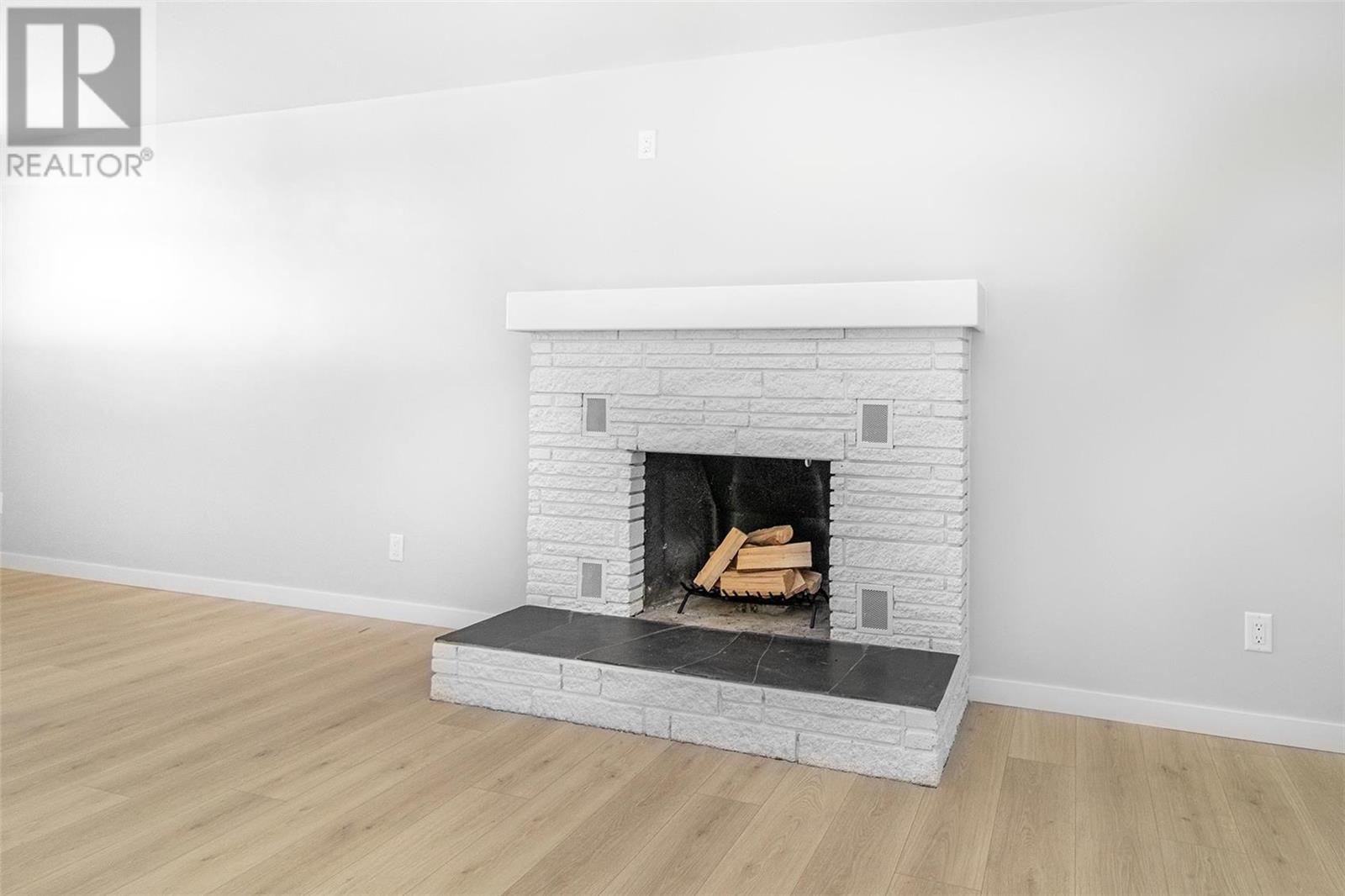 Listing 10284698 - Large Photo # 4