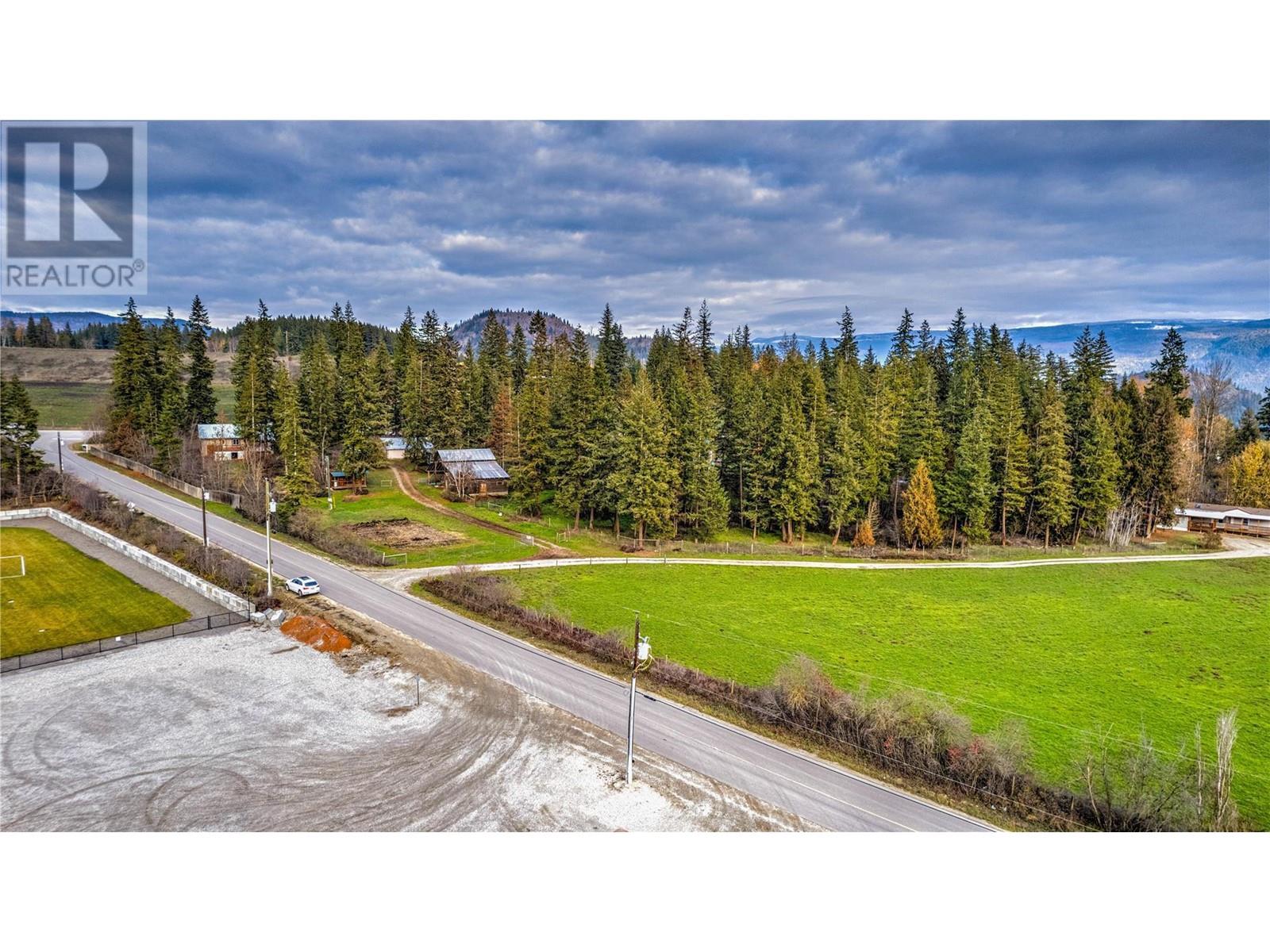 11 Gardom Lake Road