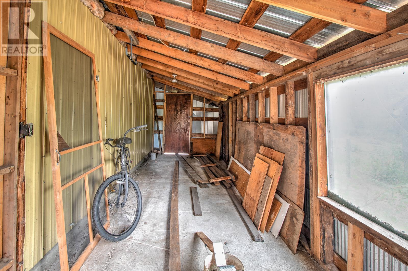 11 Gardom Lake Road