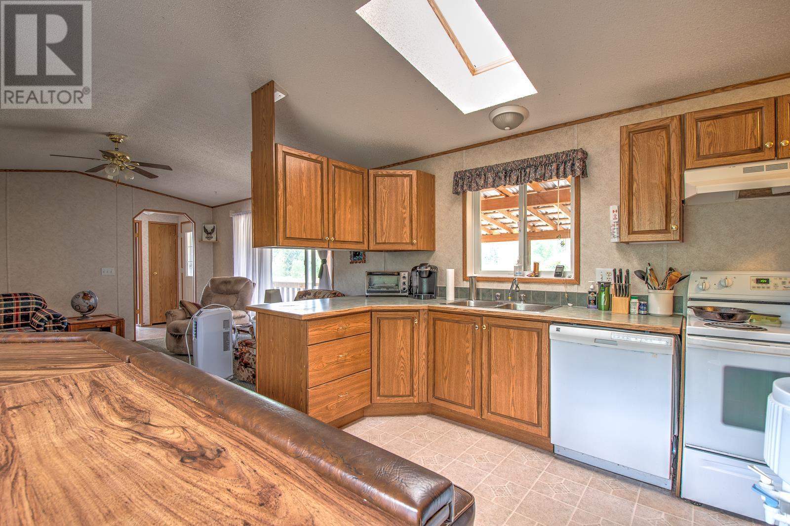 11 Gardom Lake Road