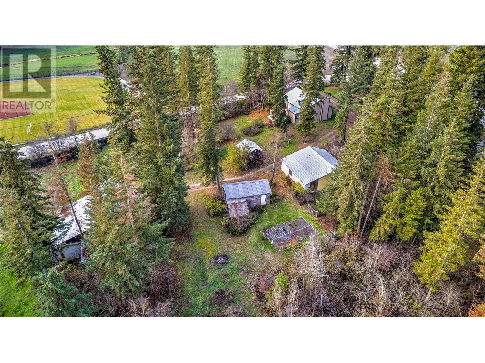 11 Gardom Lake Road