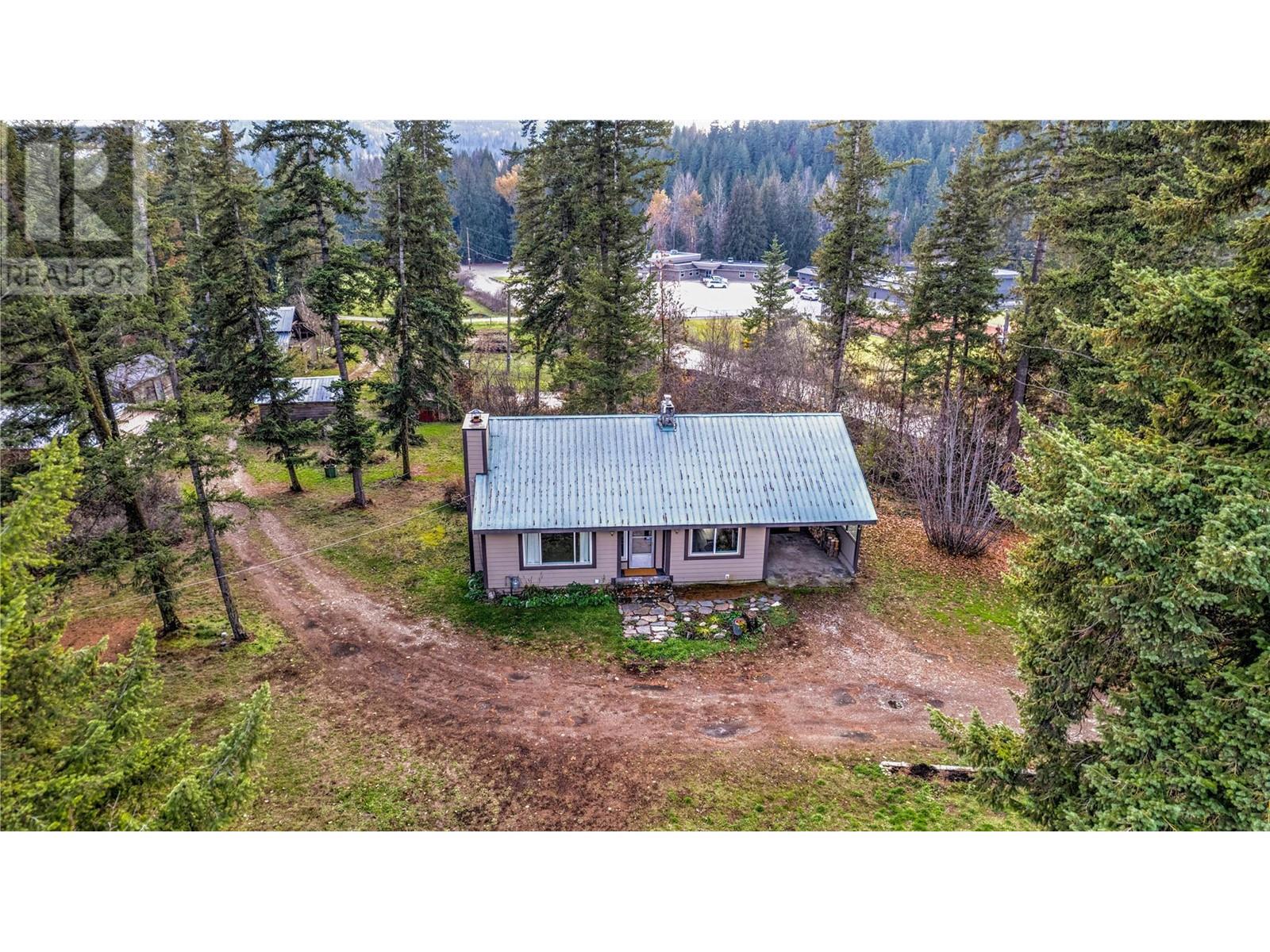 11 Gardom Lake Road