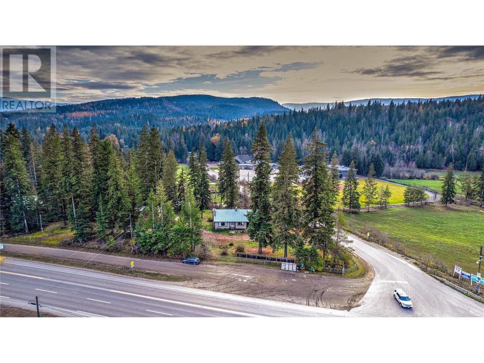 11 Gardom Lake Road