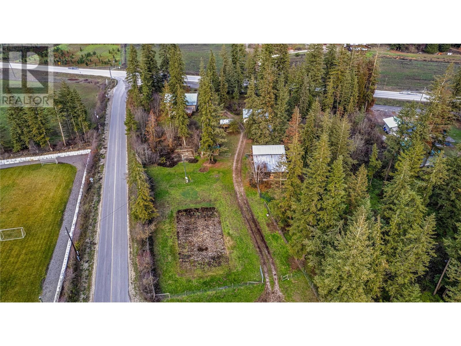 11 Gardom Lake Road