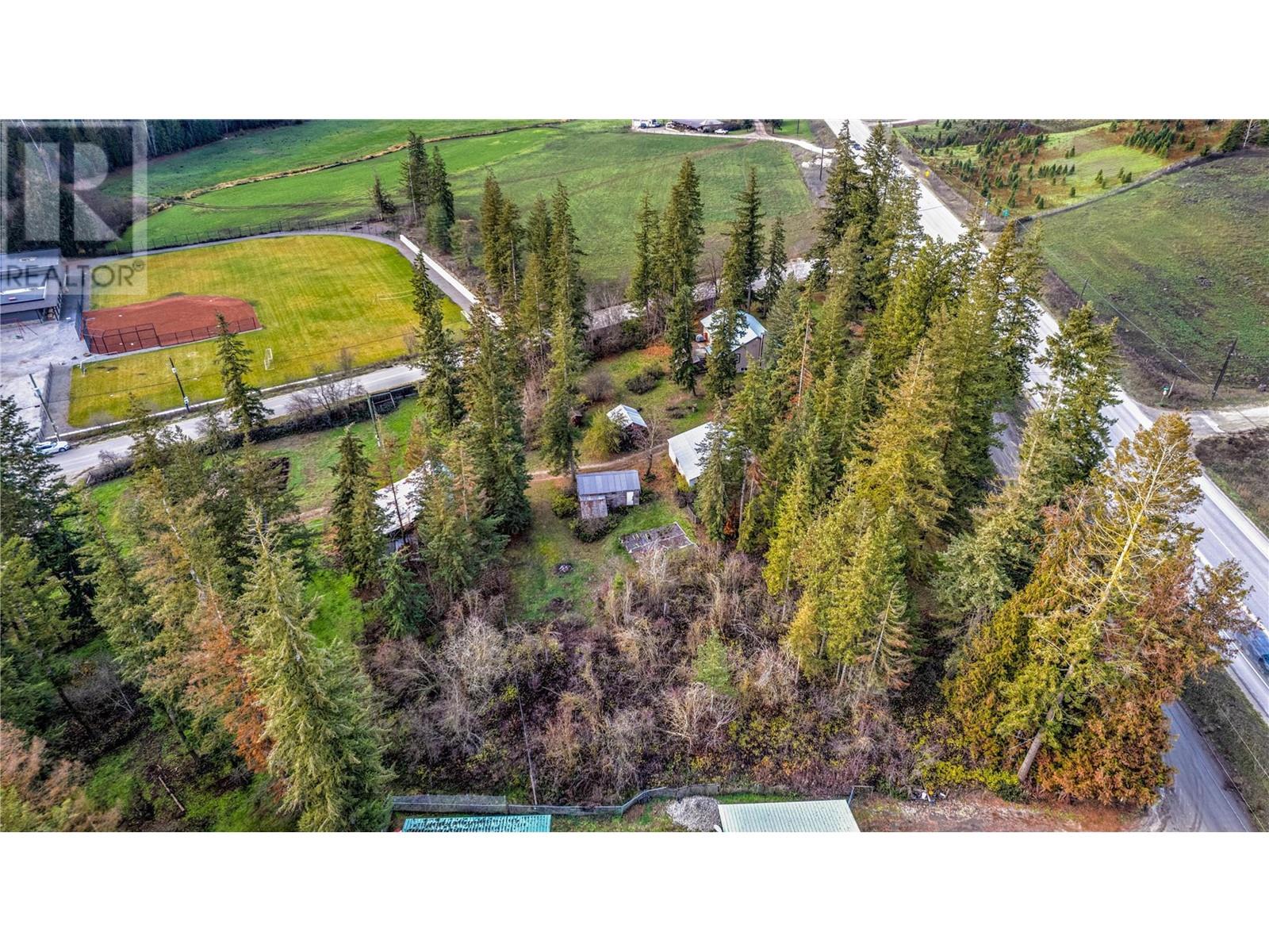 11 Gardom Lake Road