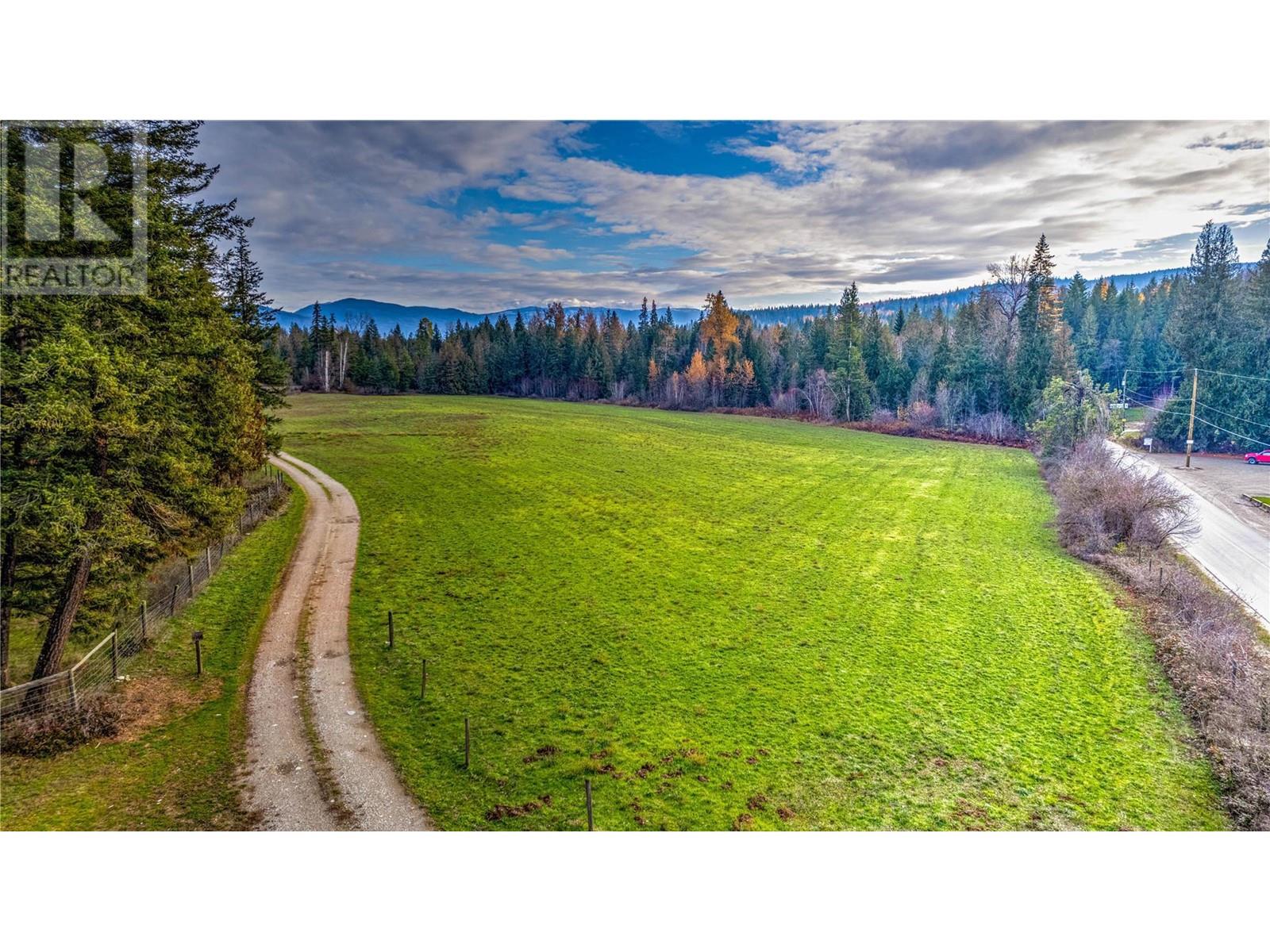 11 Gardom Lake Road