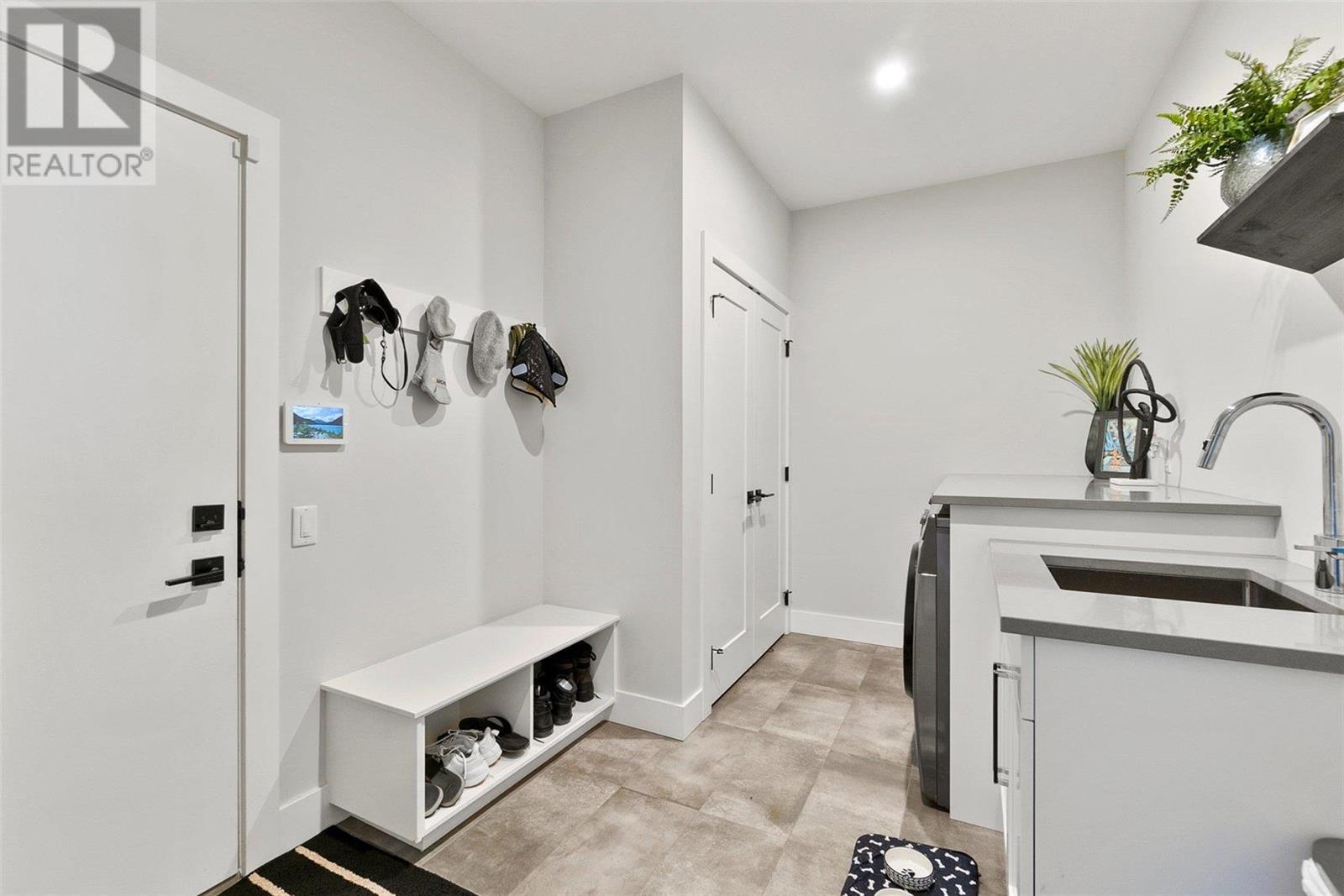 10100 Tyndall Road Unit# 24, #24