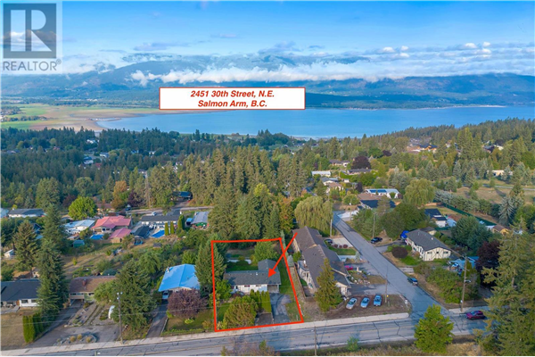 2451 30 Street, NE, Salmon Arm