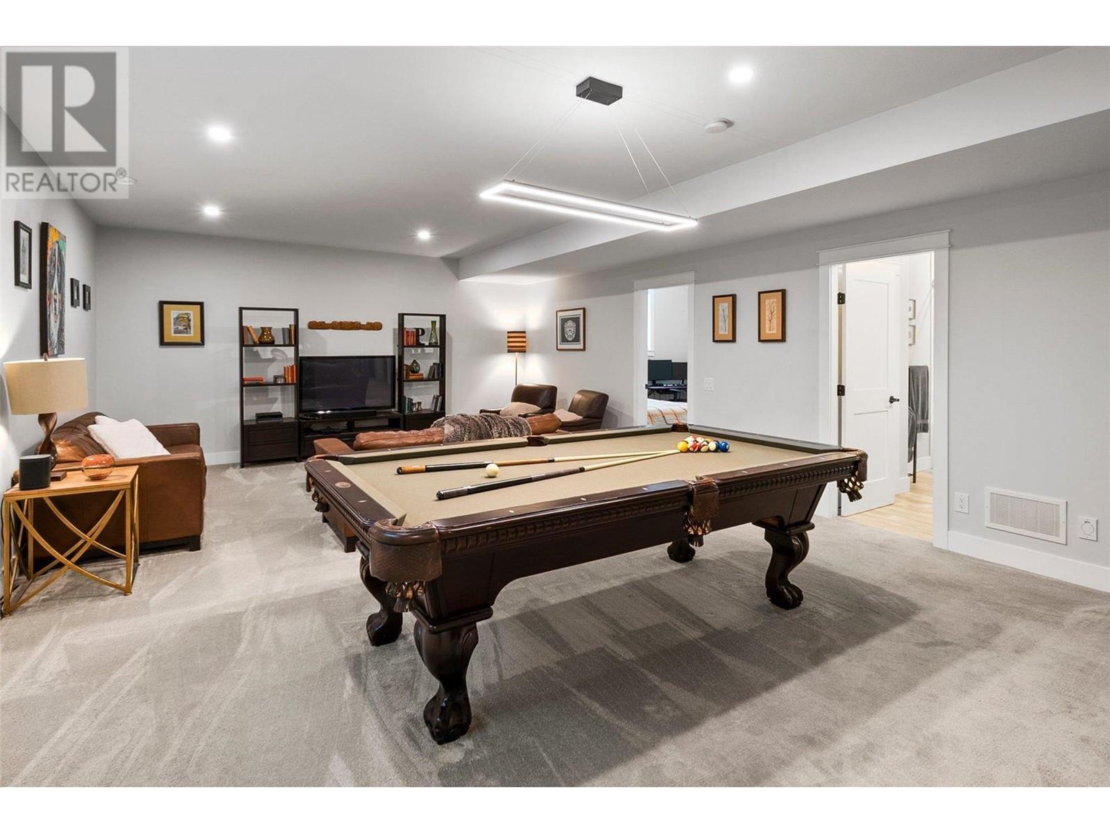 1825 Viewpoint Drive