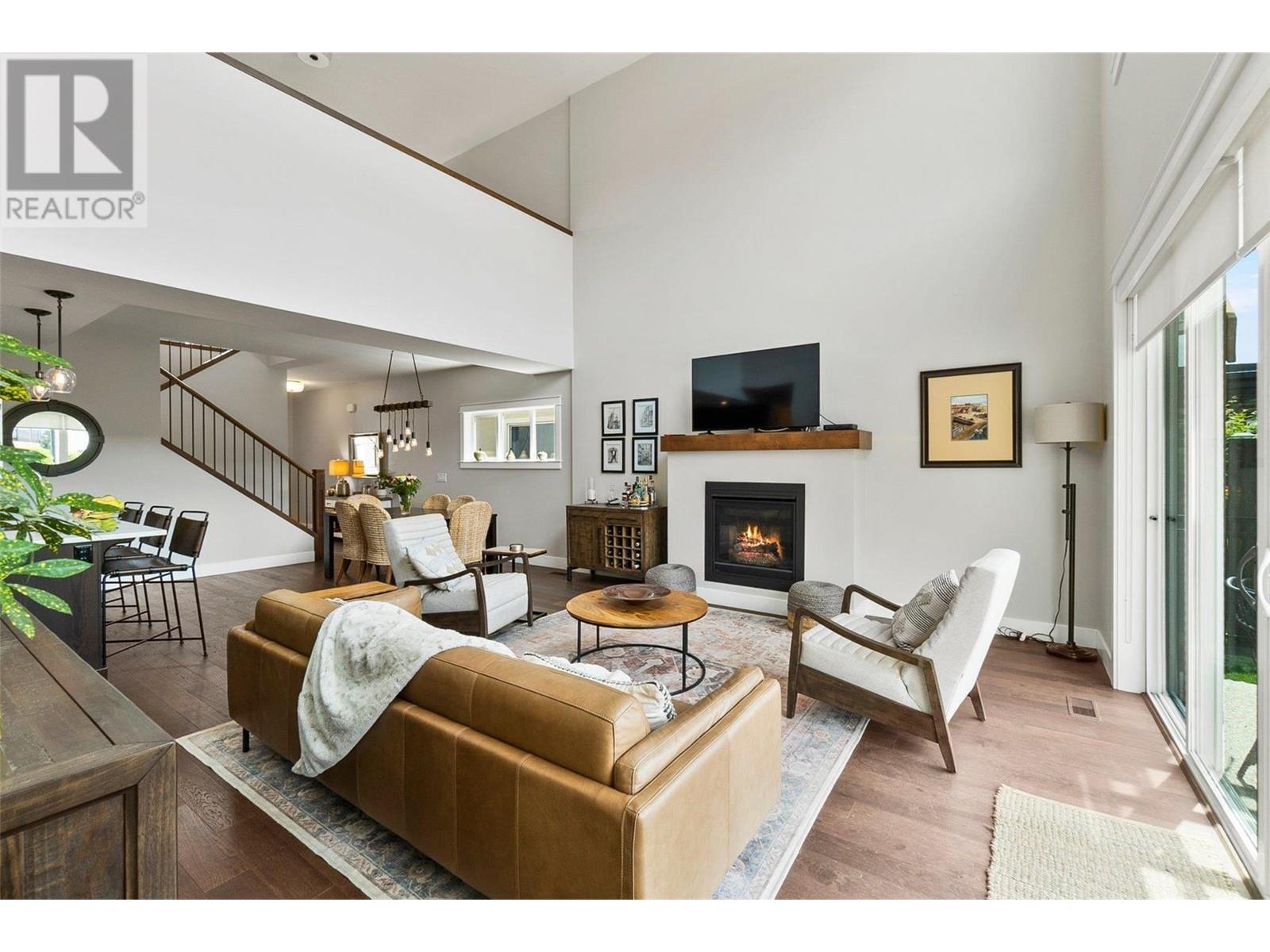 1825 Viewpoint Drive