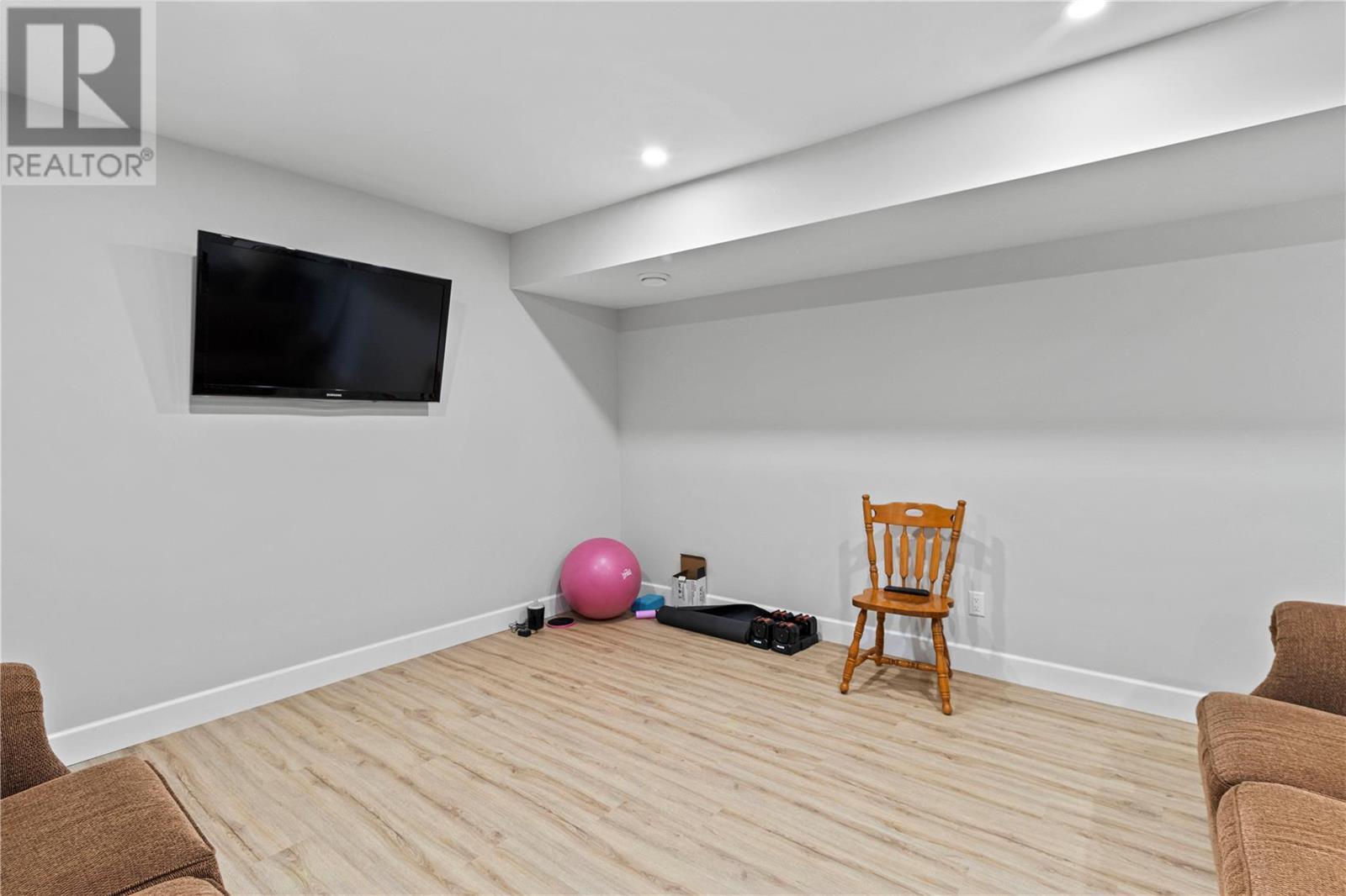 2164 Lakeview Drive