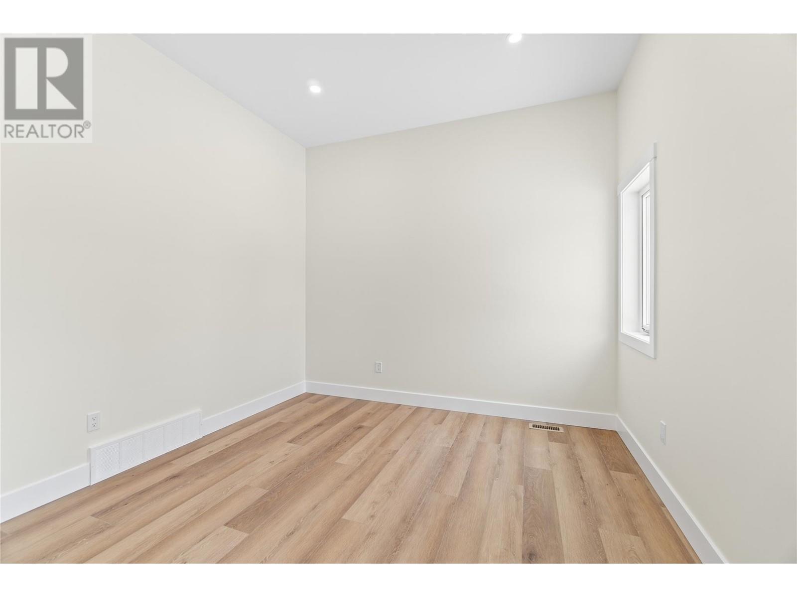 231 20 Street NE Unit# 16, #16