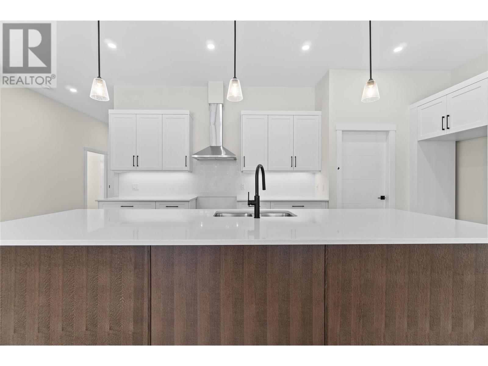 231 20 Street NE Unit# 16, #16