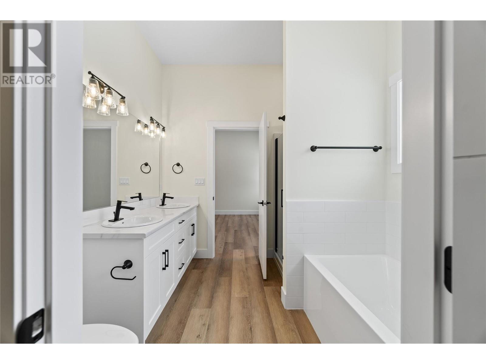 231 20 Street NE Unit# 16, #16