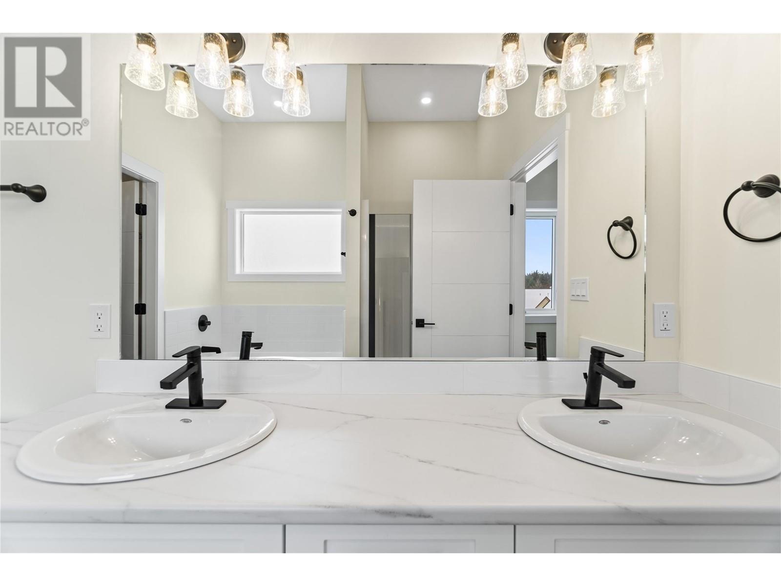 231 20 Street NE Unit# 16, #16