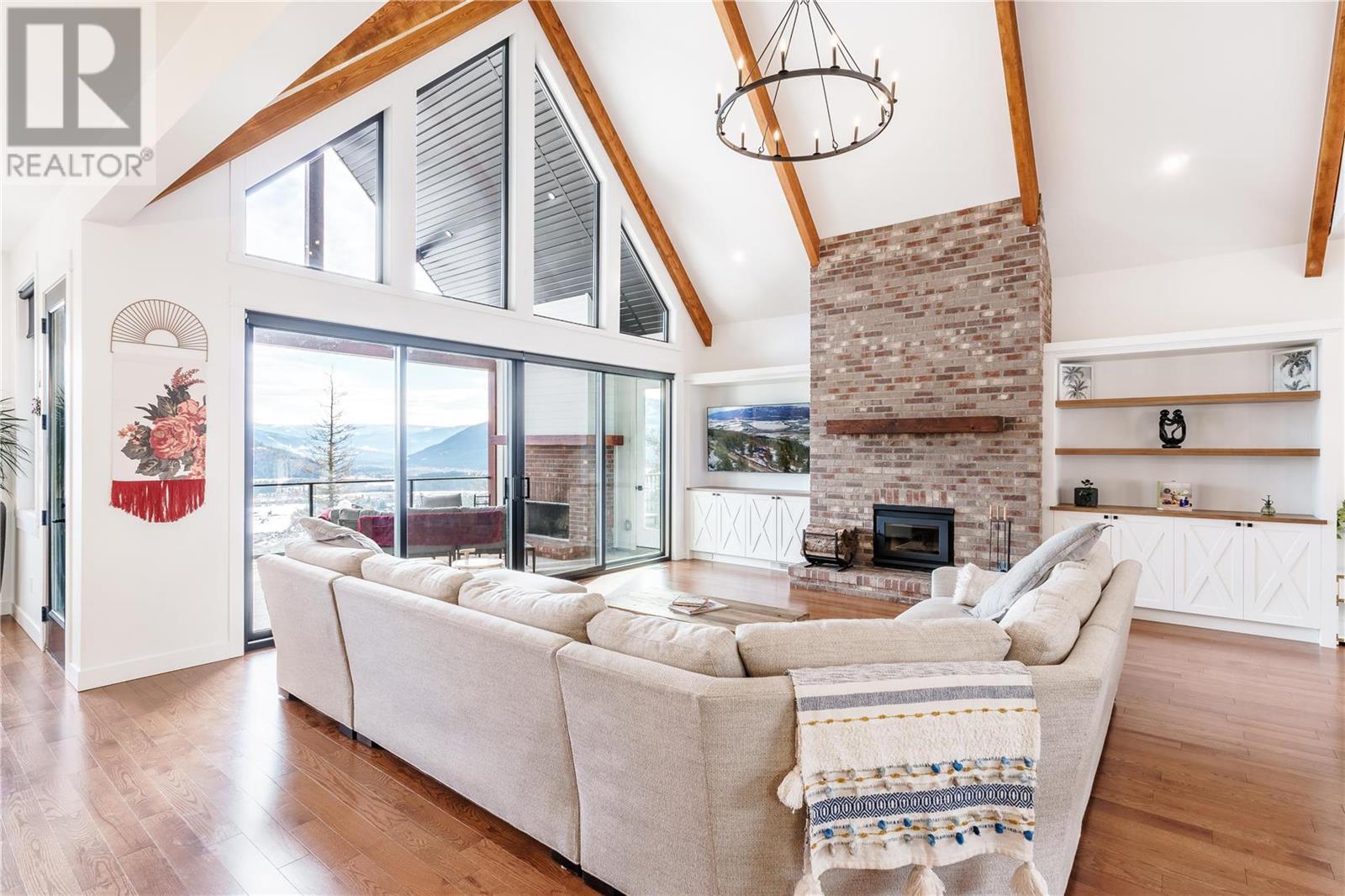 67 Twin Lakes Road