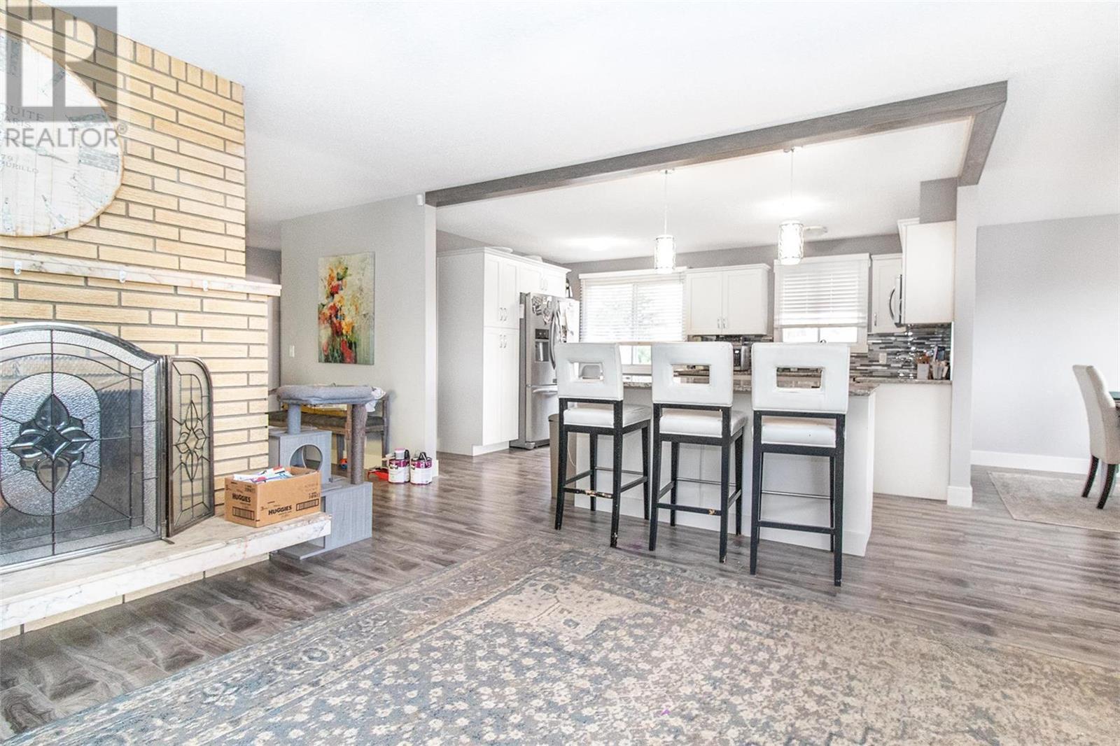 360 Robson Road, W, Kelowna