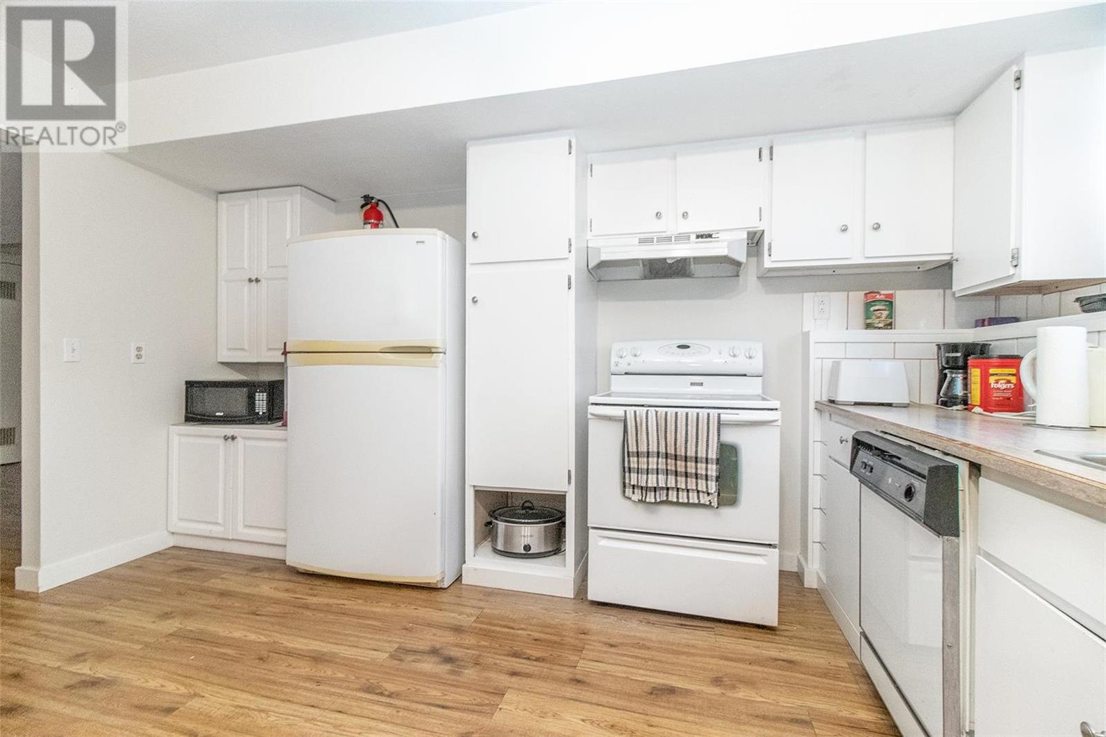 360 Robson Road, W, Kelowna