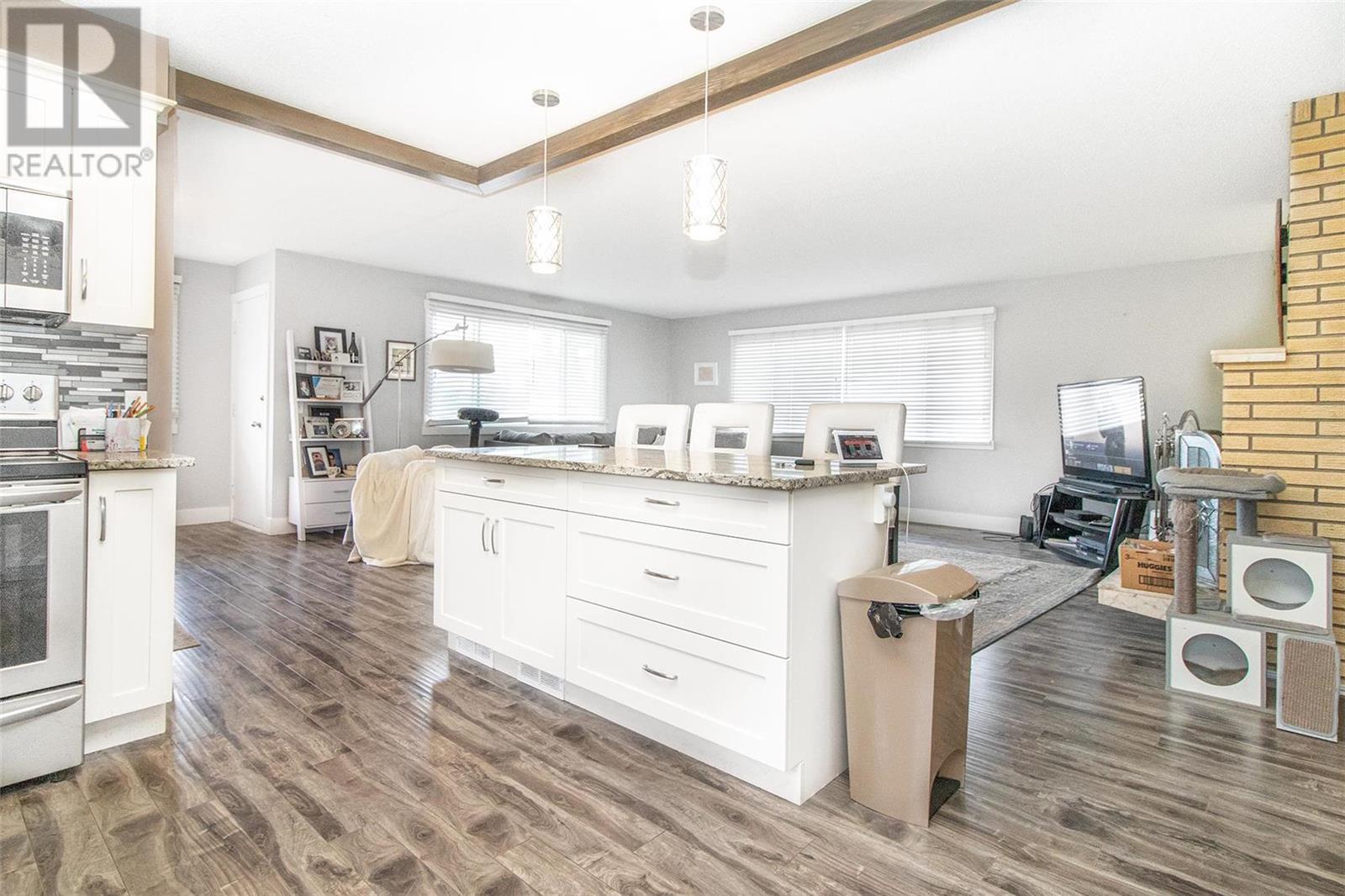 360 Robson Road, W, Kelowna