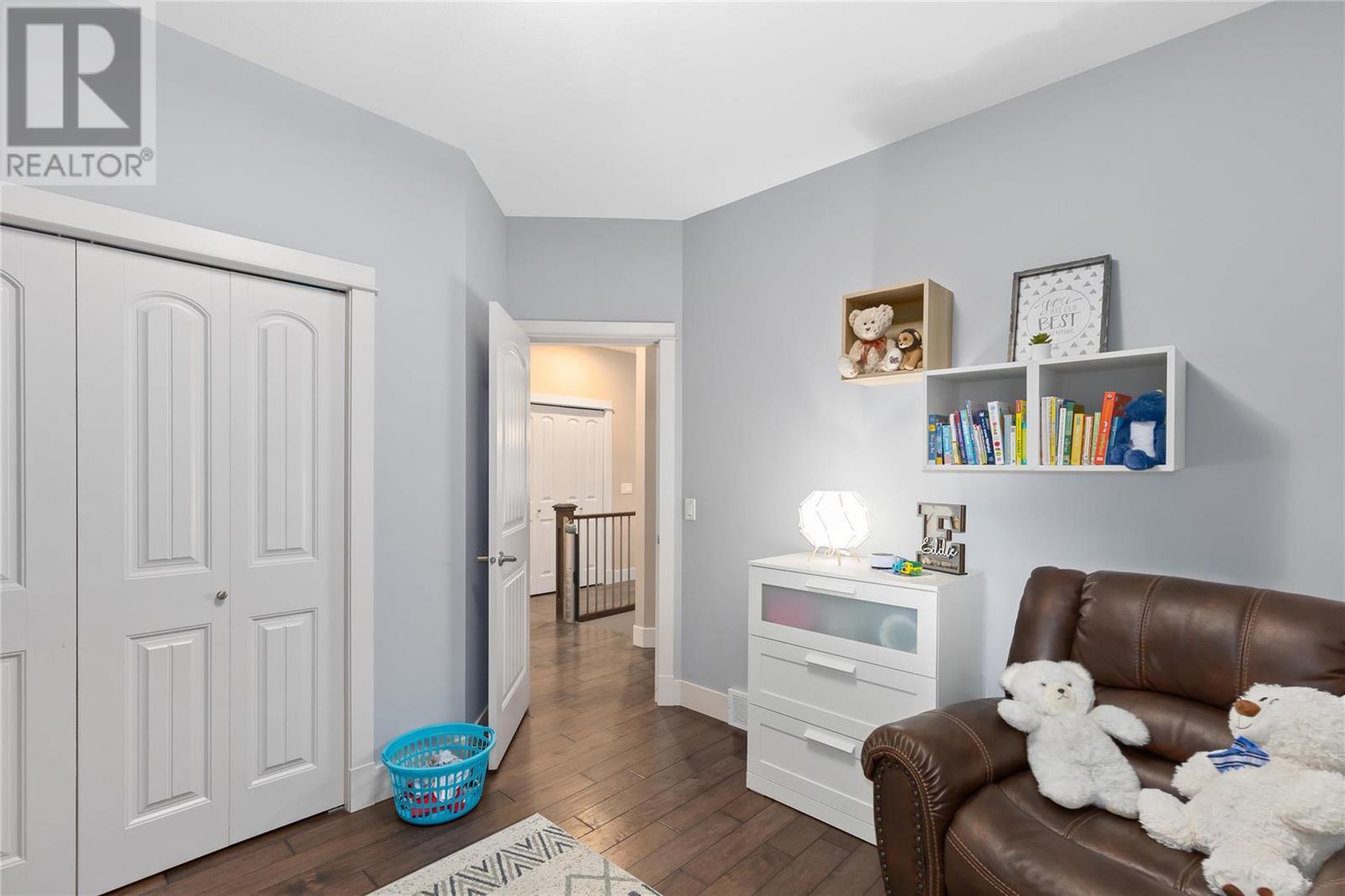 13033 Shoreline Drive