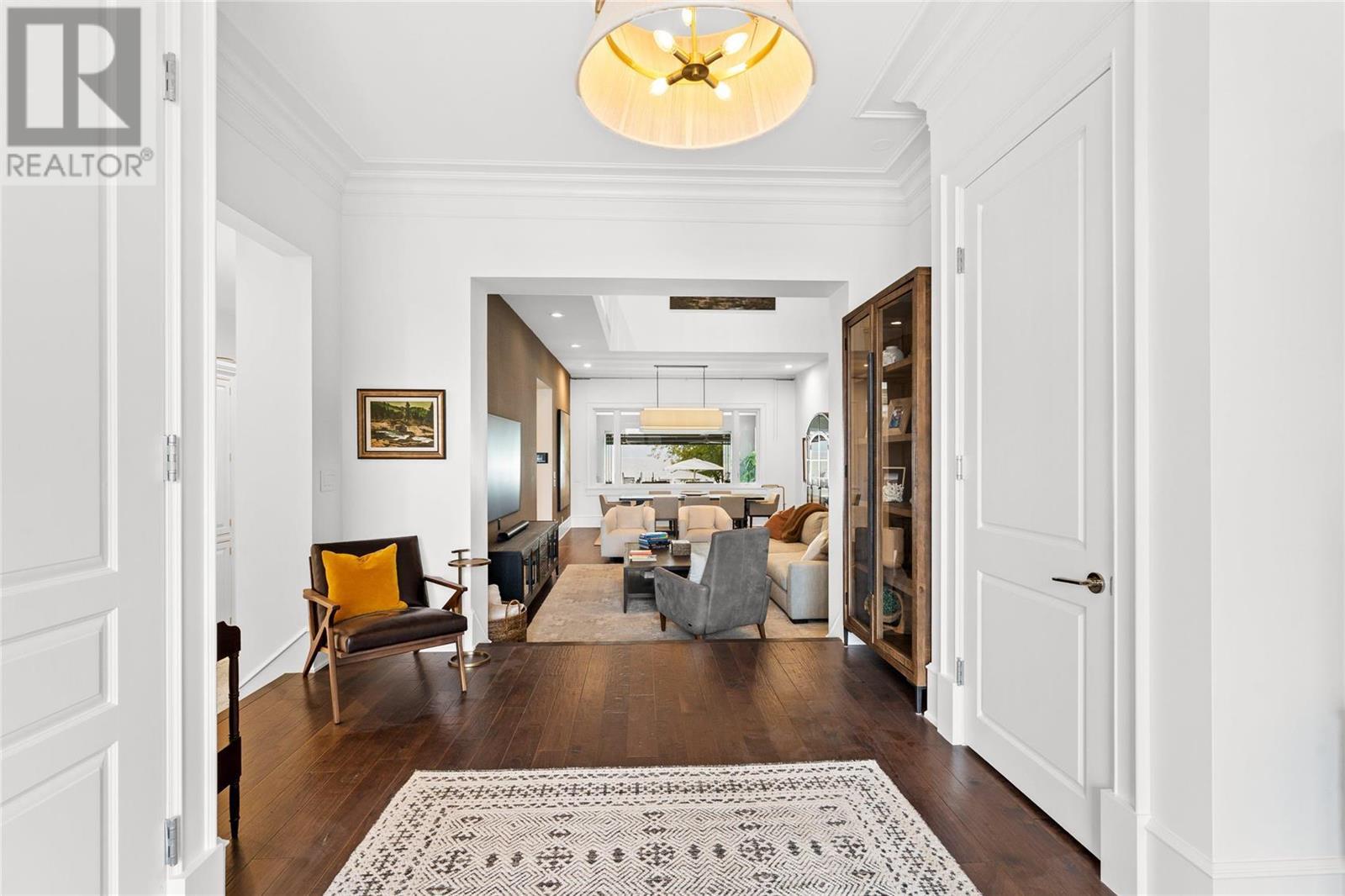 3588 Lakeshore Road