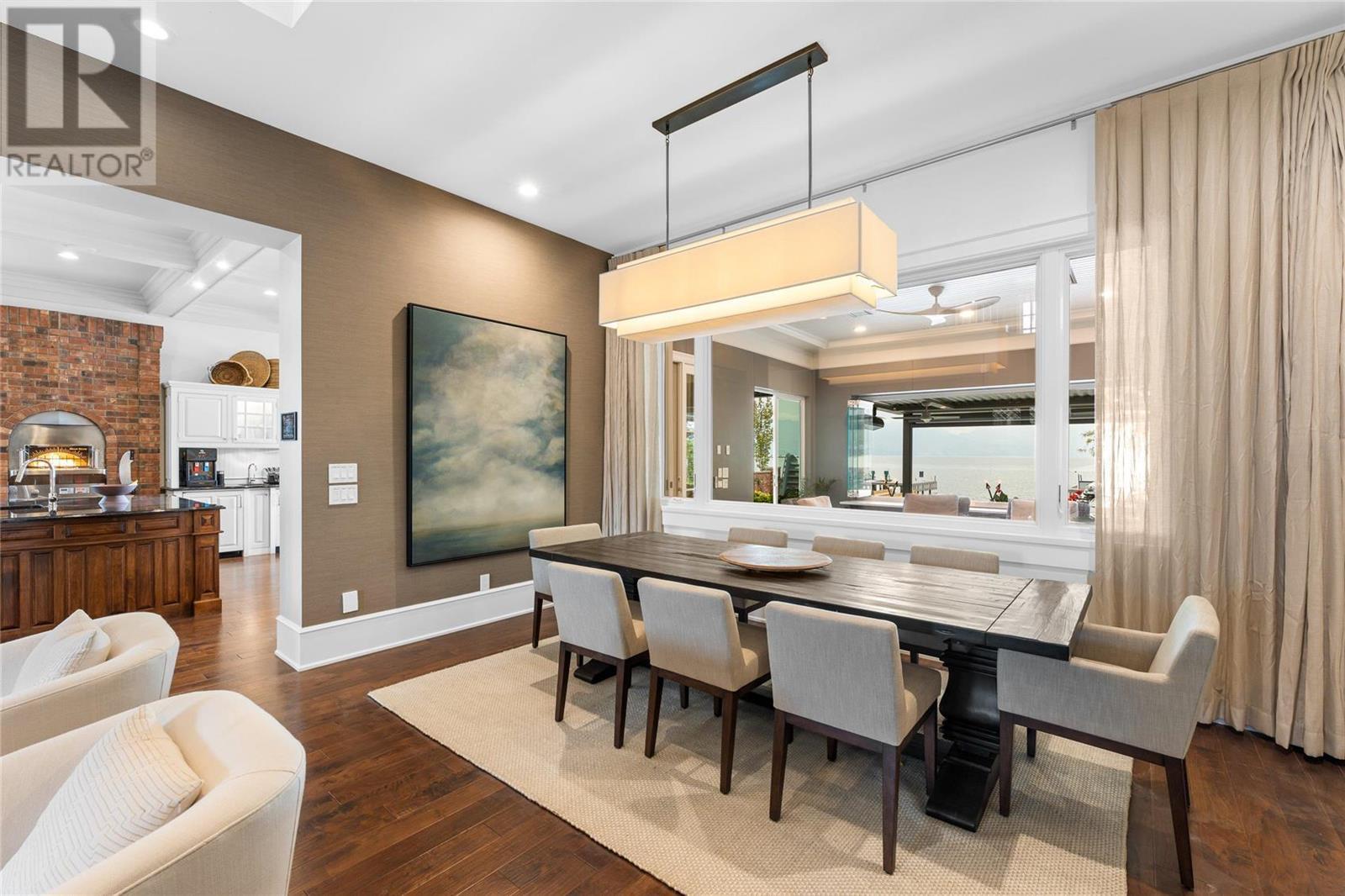 3588 Lakeshore Road
