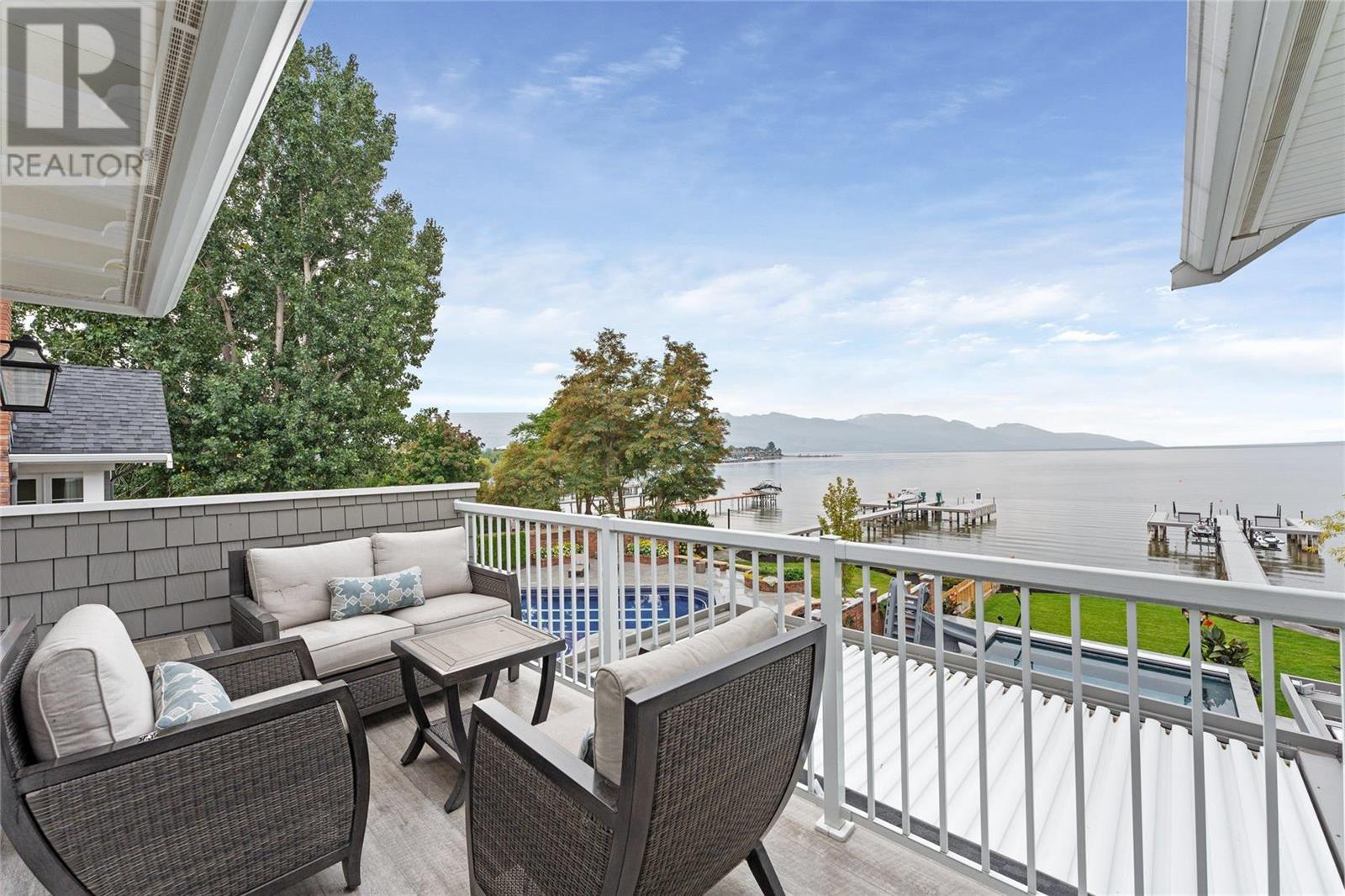 3588 Lakeshore Road