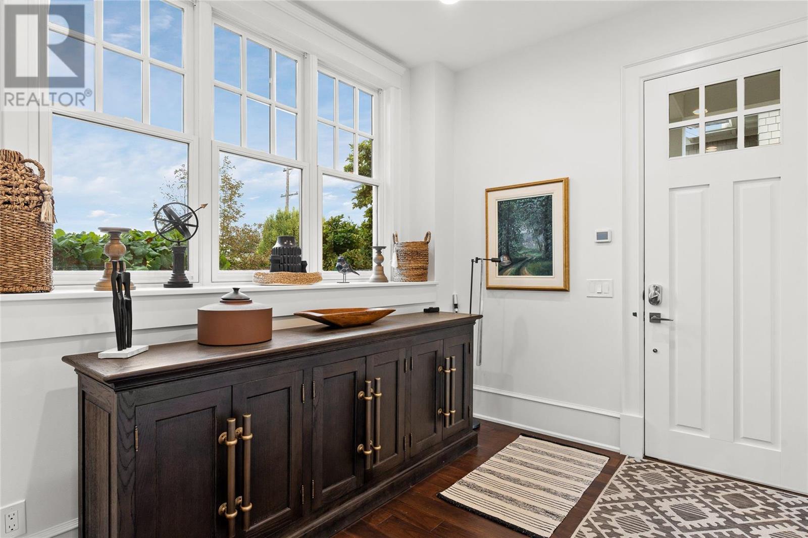 3588 Lakeshore Road