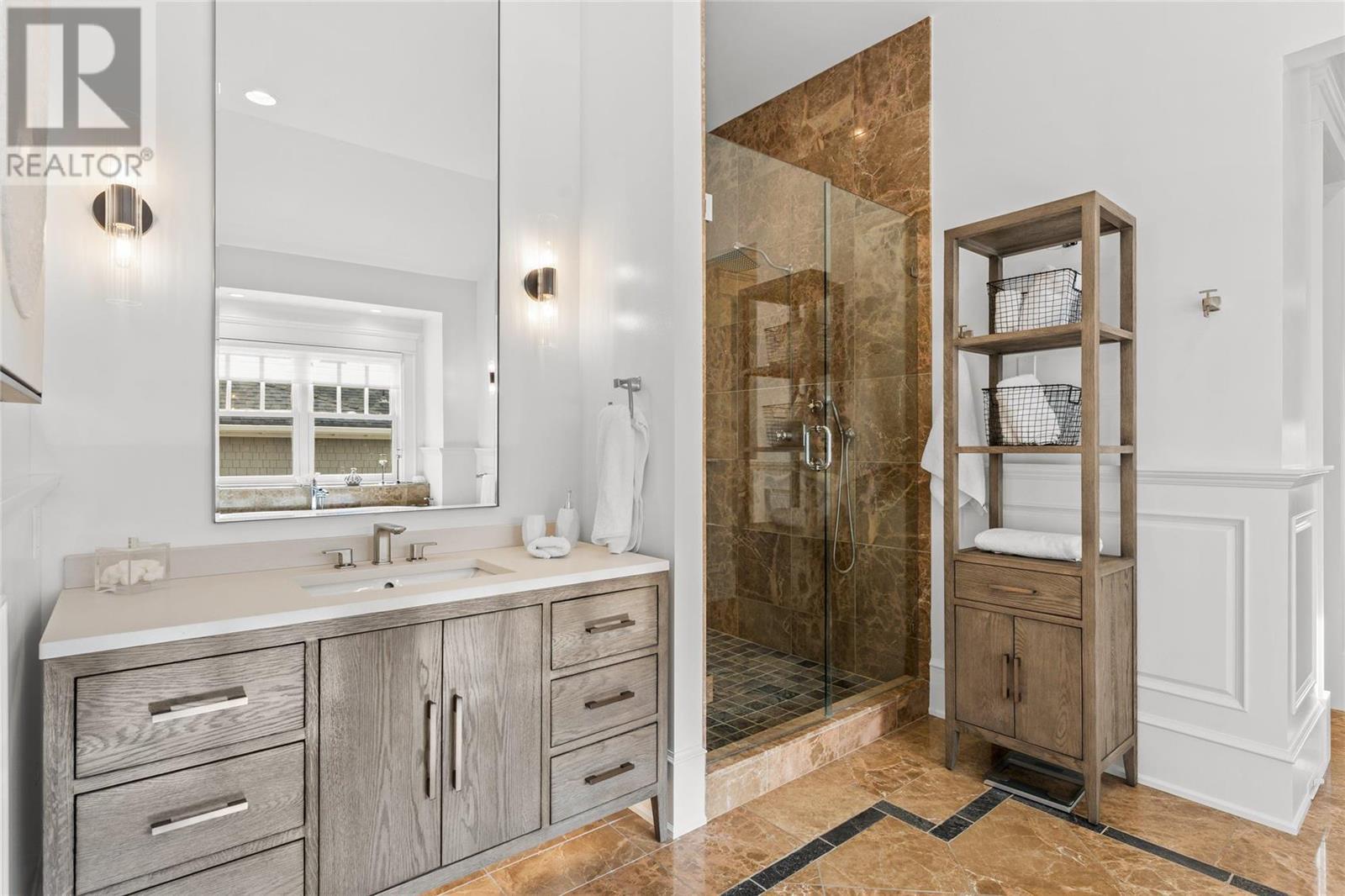 3588 Lakeshore Road