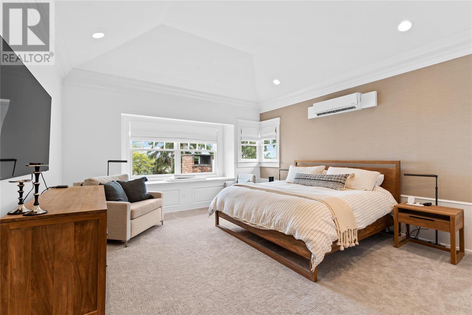 3588 Lakeshore Road
