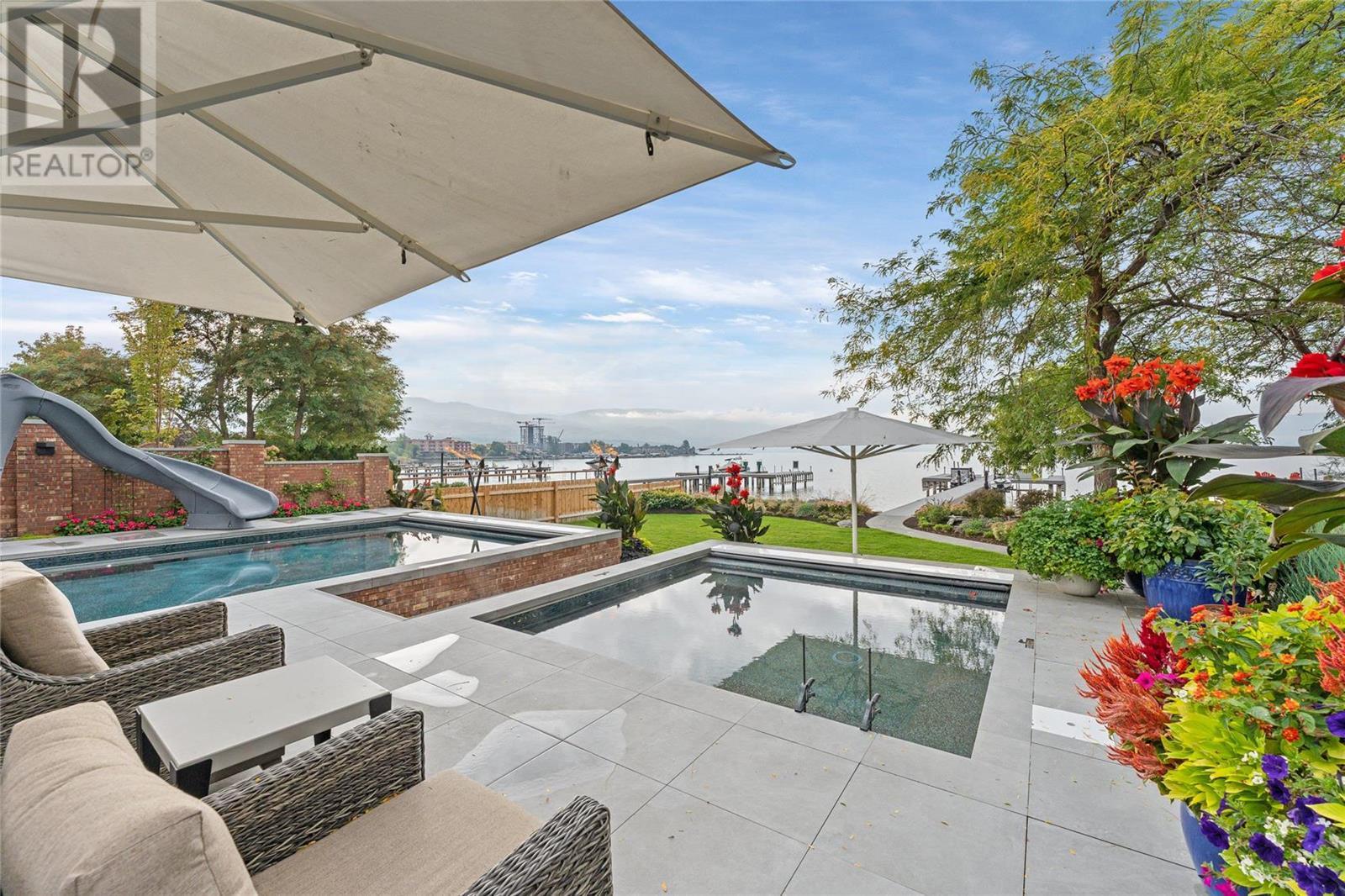 3588 Lakeshore Road