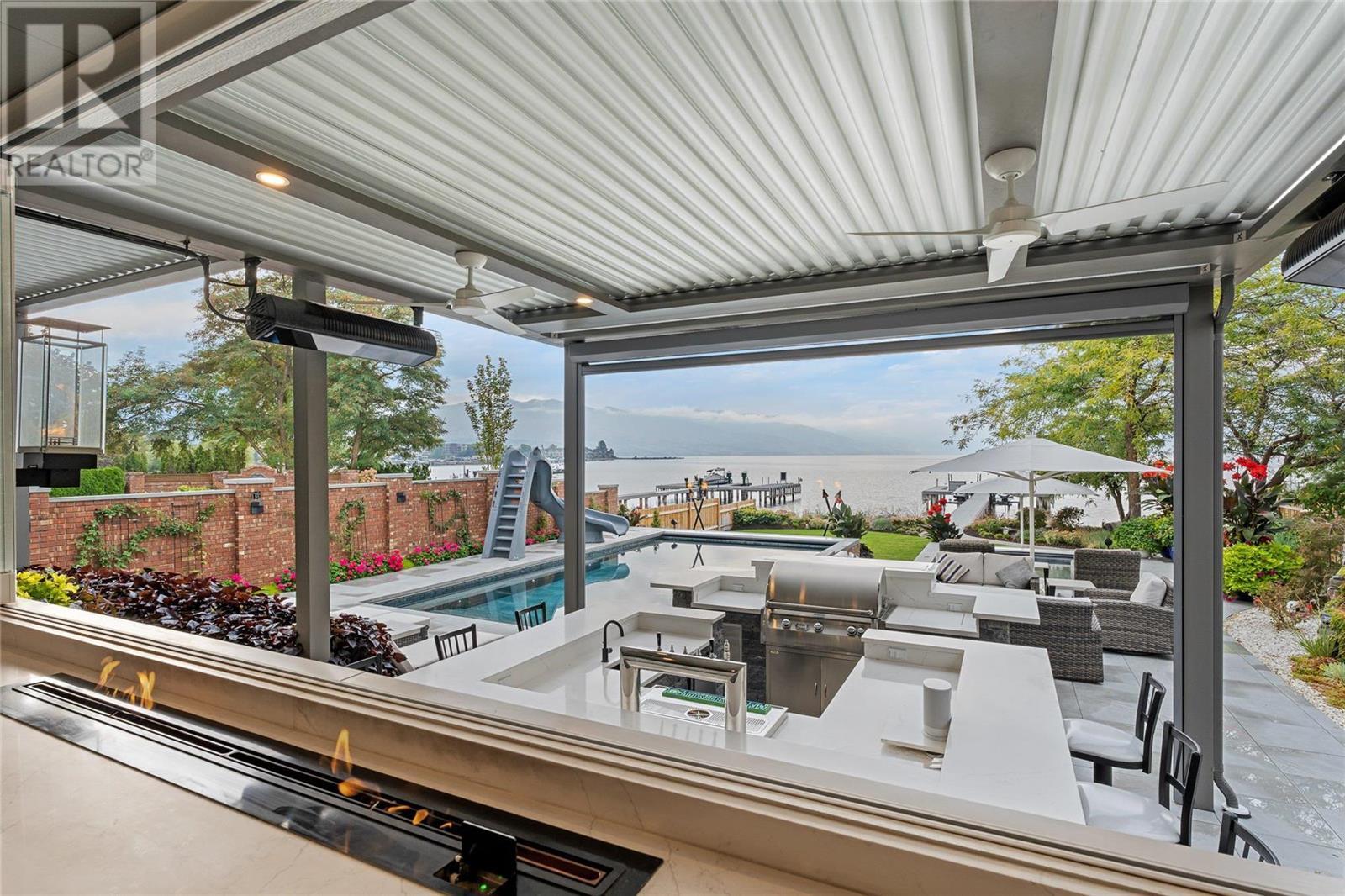 3588 Lakeshore Road