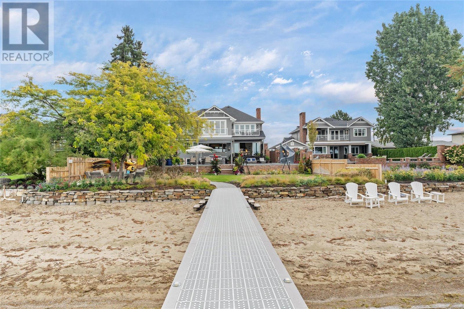 3588 Lakeshore Road