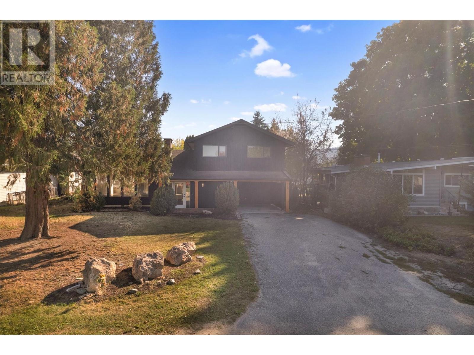 402 Kildonan Avenue