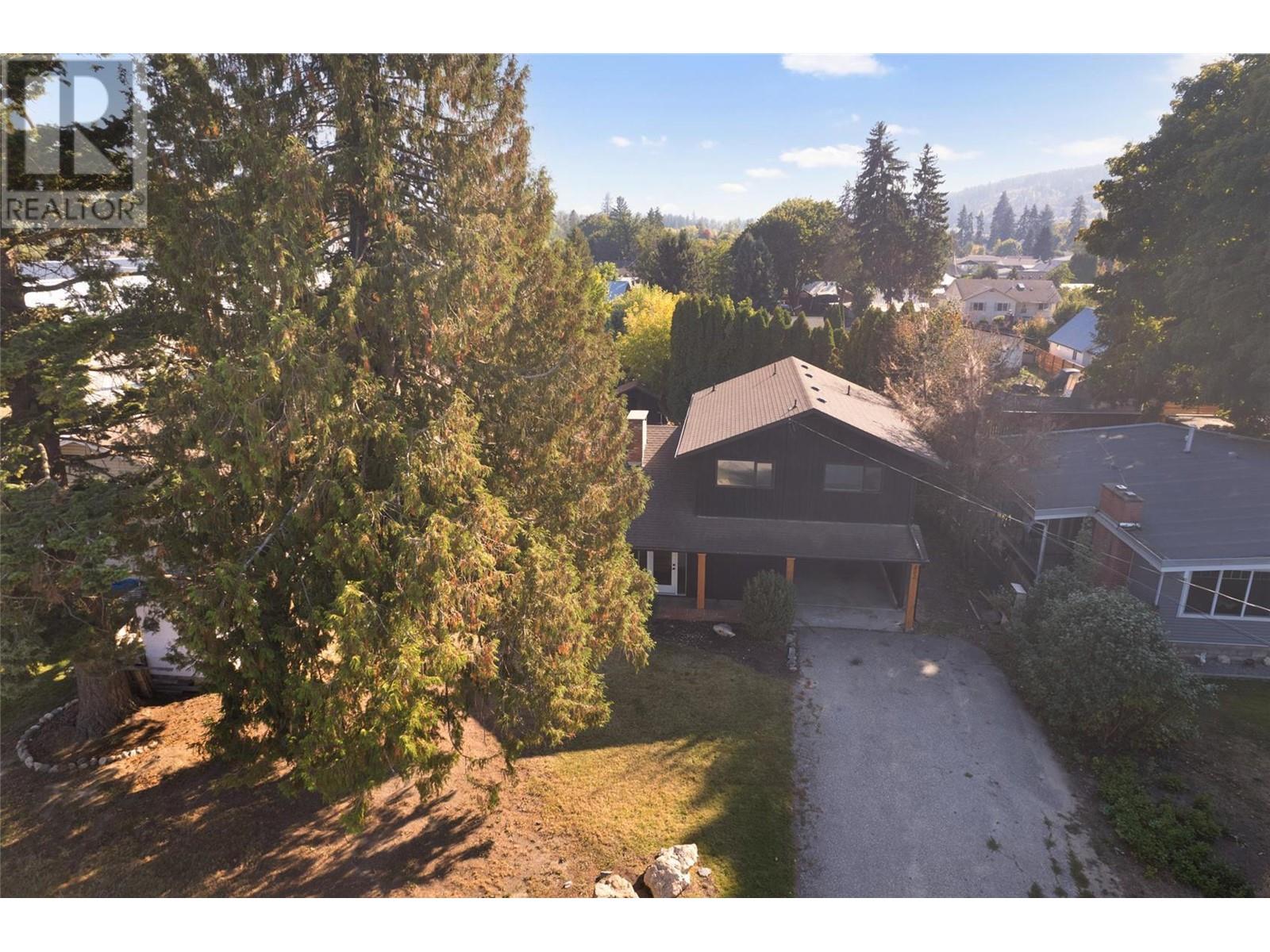 402 Kildonan Avenue