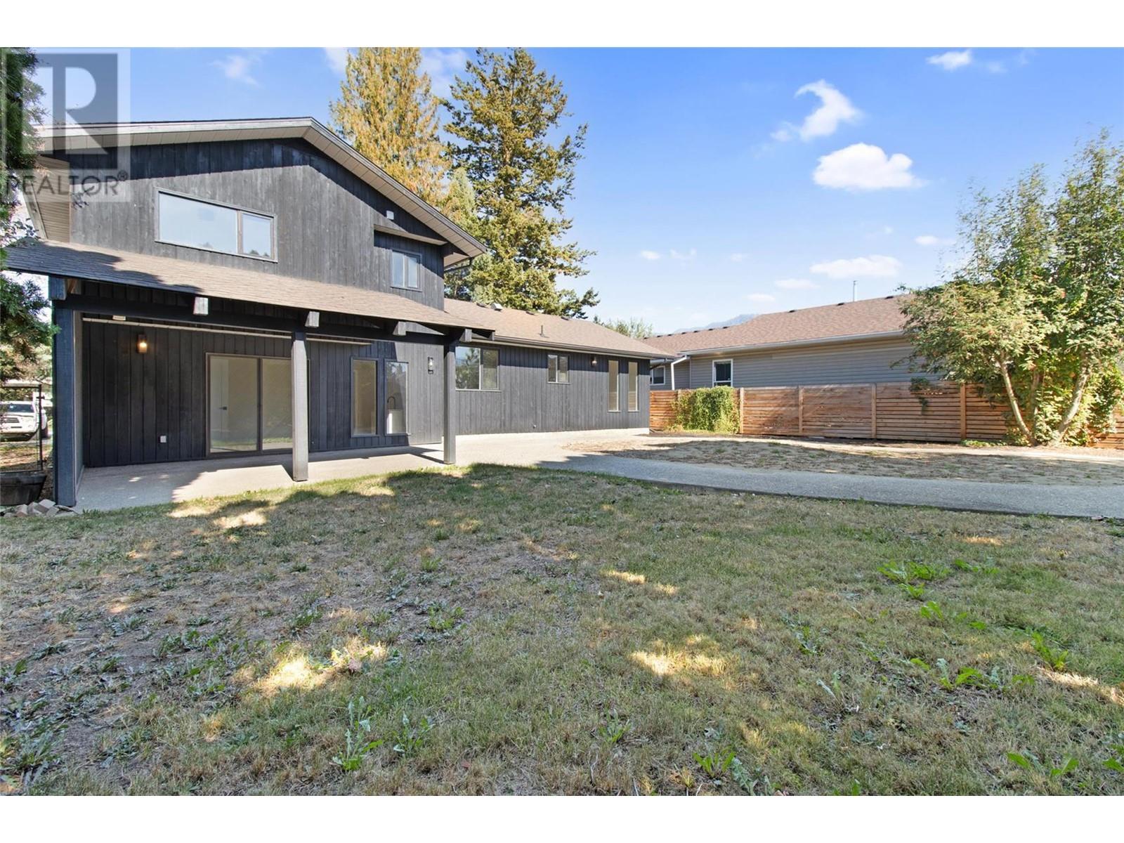 402 Kildonan Avenue