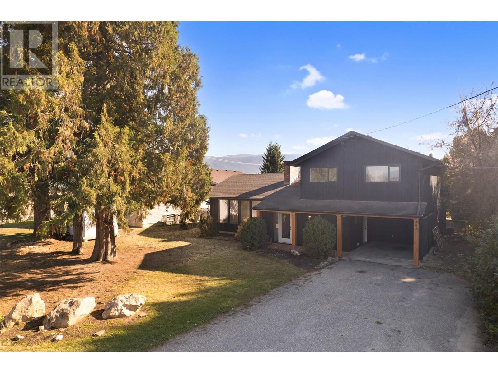 402 Kildonan Avenue