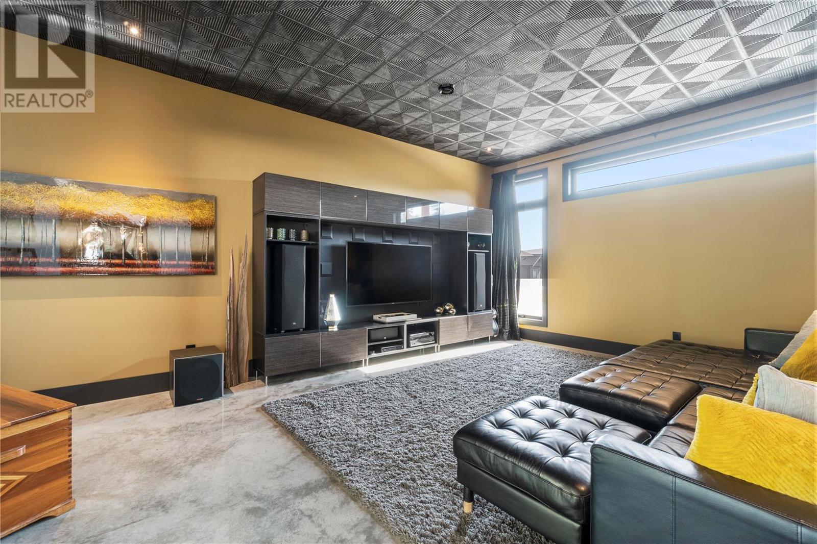 2559 Panoramic Way